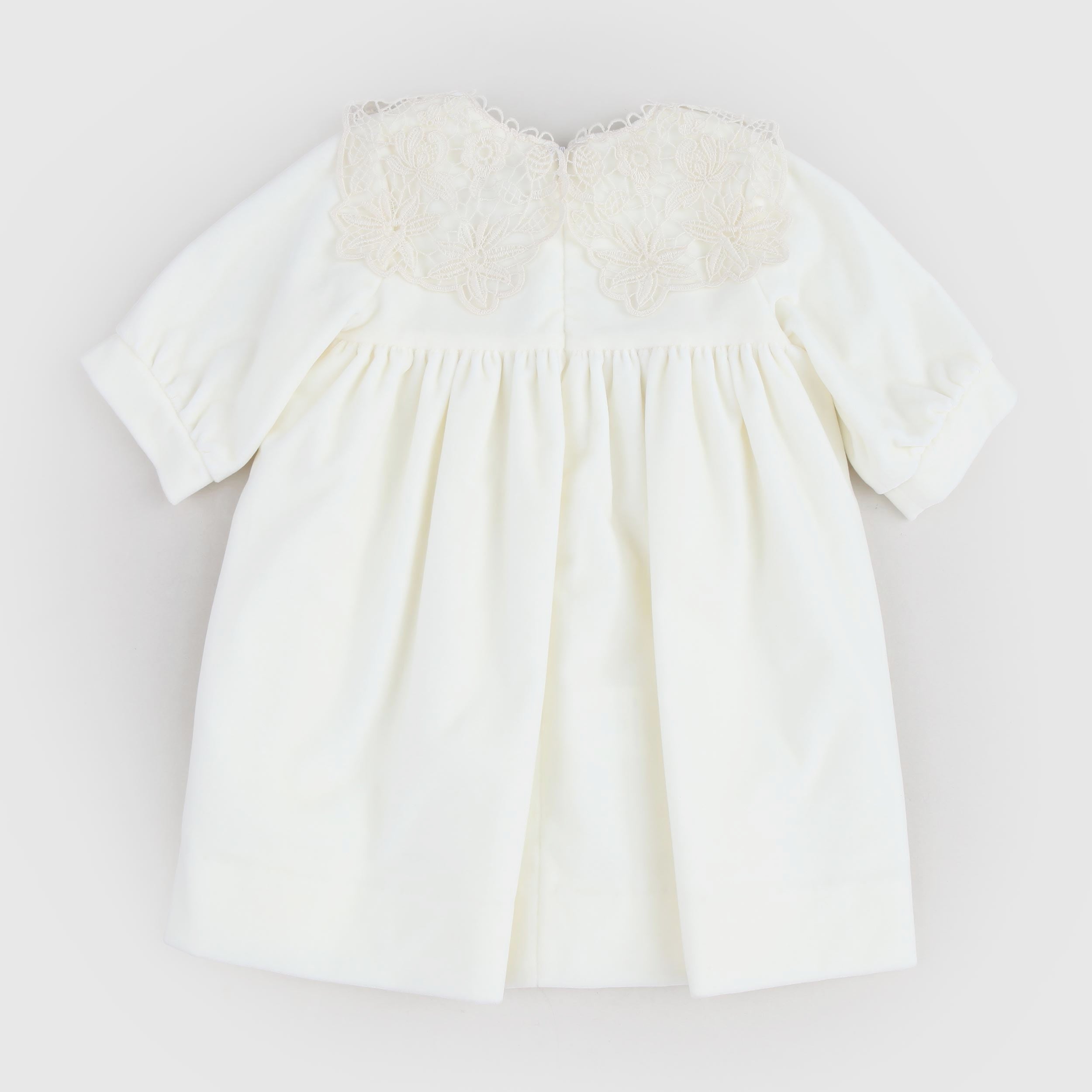 Abito Bianco Con Pizzo Firmato JESURUM