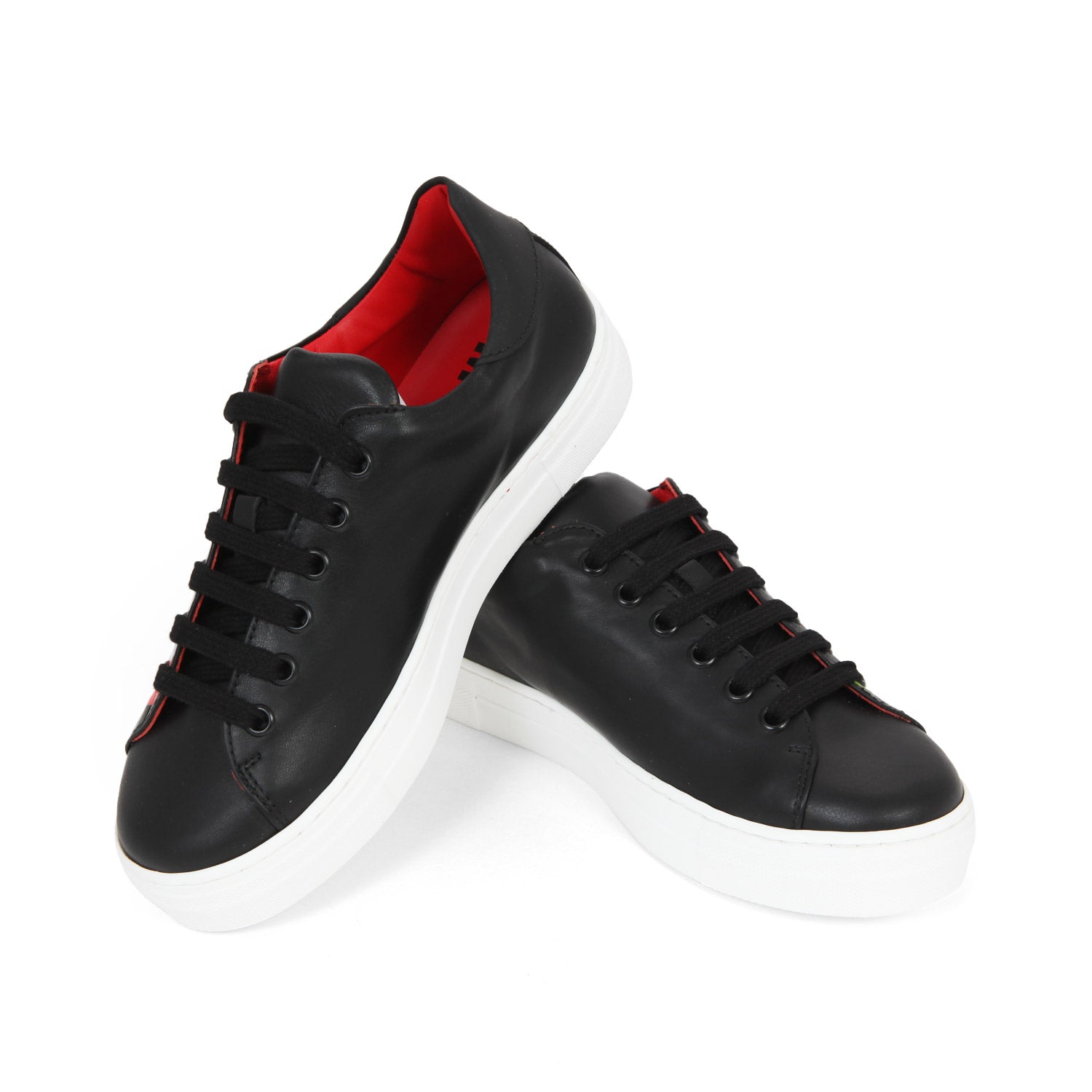 SNEAKER UNISEX NERA CON LOGO MULTICOLOR JR E TEEN - annameglio.com abbigliamento moda