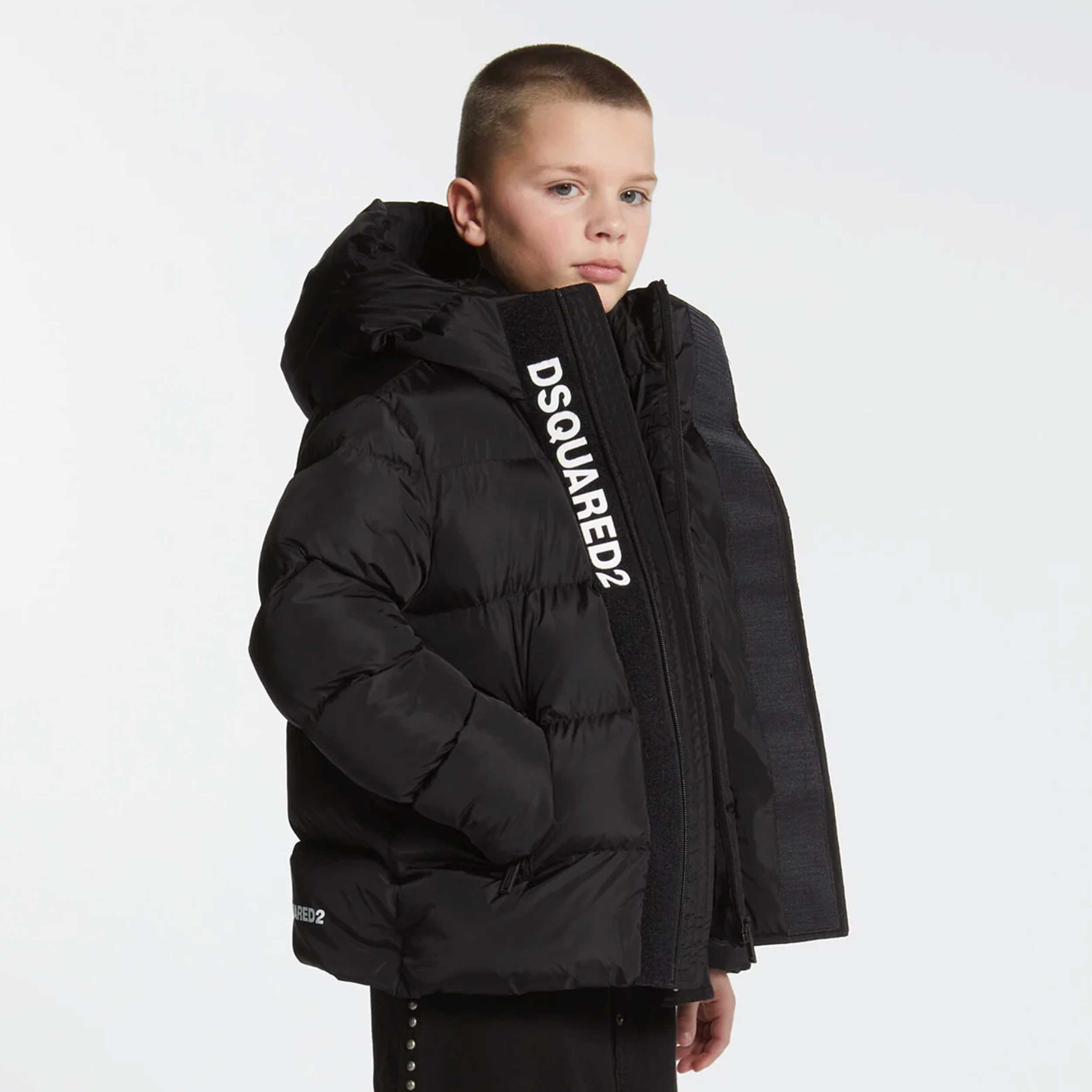 GIUBBOTTO UNISEX NERO CON LOGHI BIANCHI - annameglio.com abbigliamento moda