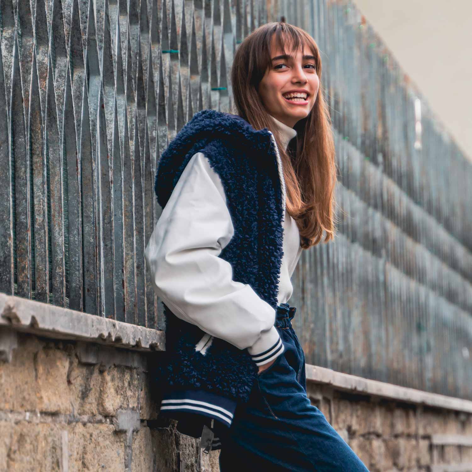 BOMBER BLU NAVY E BIANCO IN ECOPELLE E TEDDY - annameglio.com abbigliamento moda
