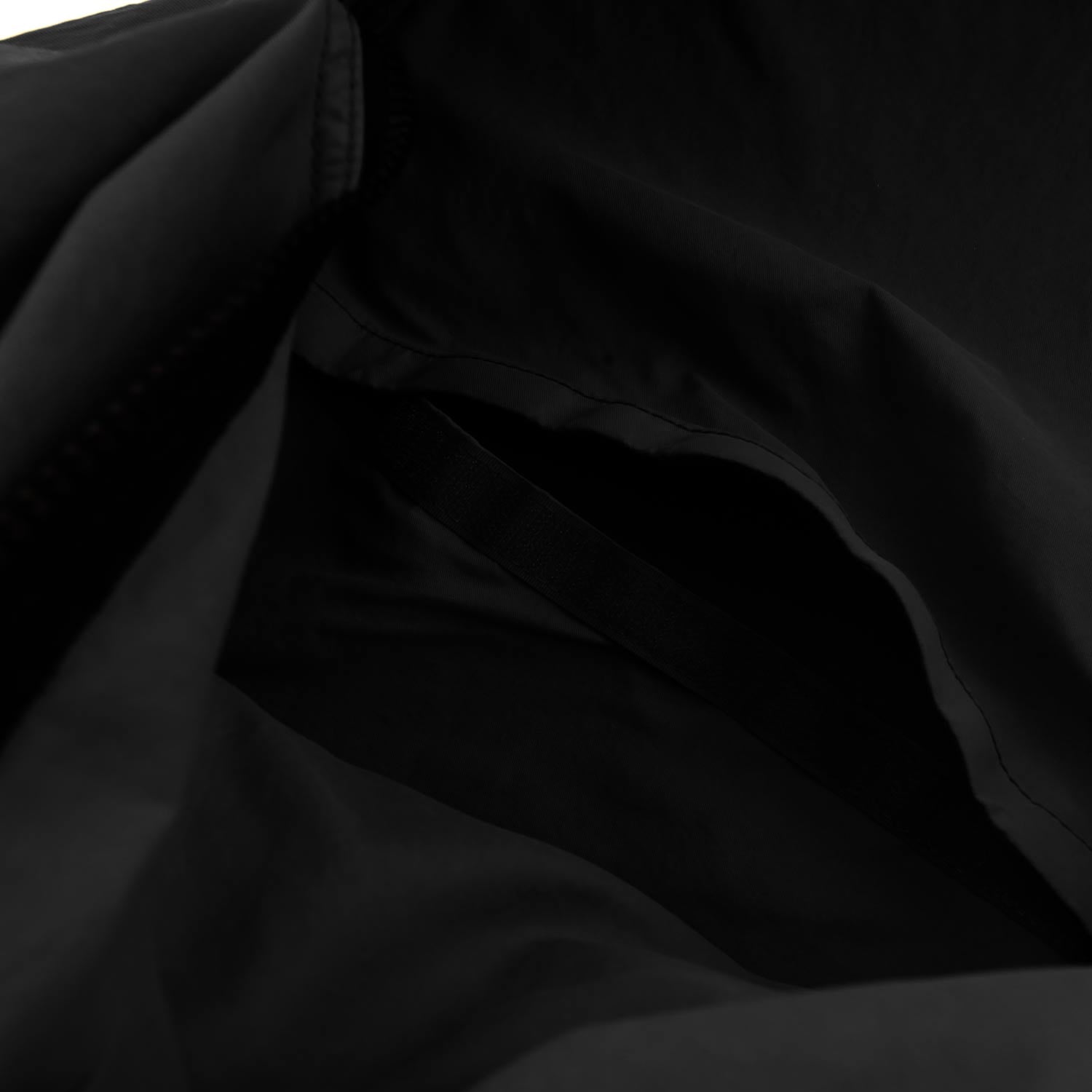 ZAINO NERO CON PATCH COMPASS ROSE - annameglio.com abbigliamento moda