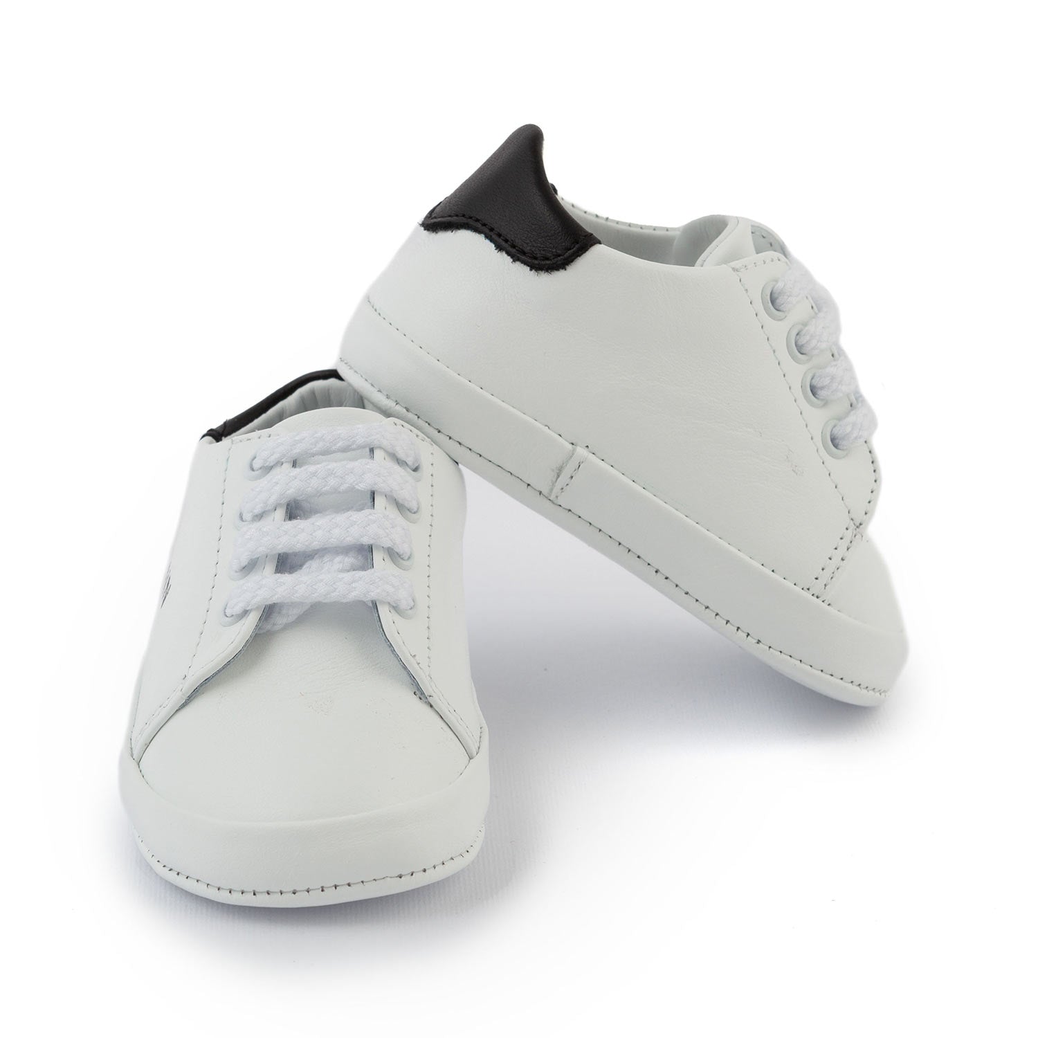MINI SNEAKER BIANCHE CON DETTAGLI NERI BIMBO BIMBA - annameglio.com abbigliamento moda