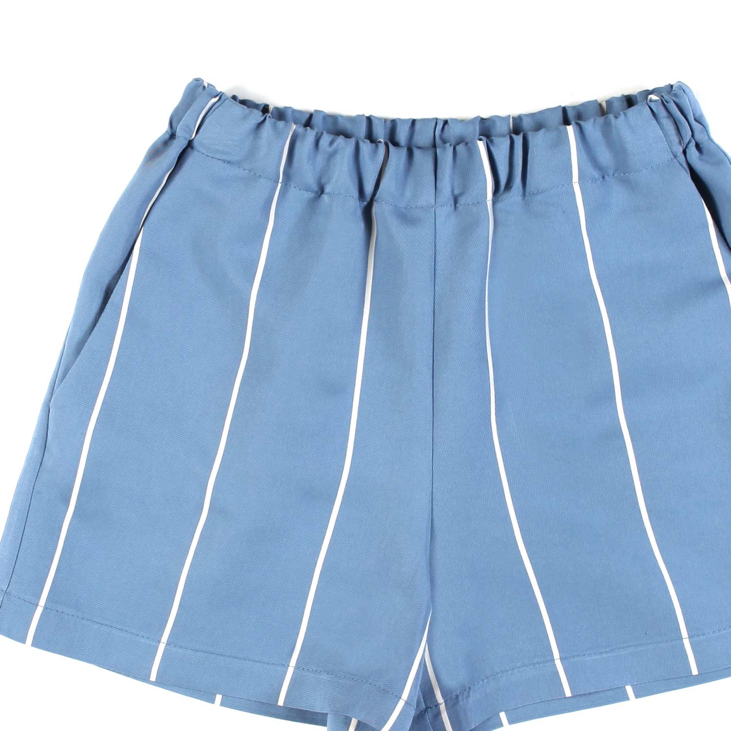 SHORTS CELESTE POLVERE CON RIGHE BIANCHE - annameglio.com abbigliamento moda