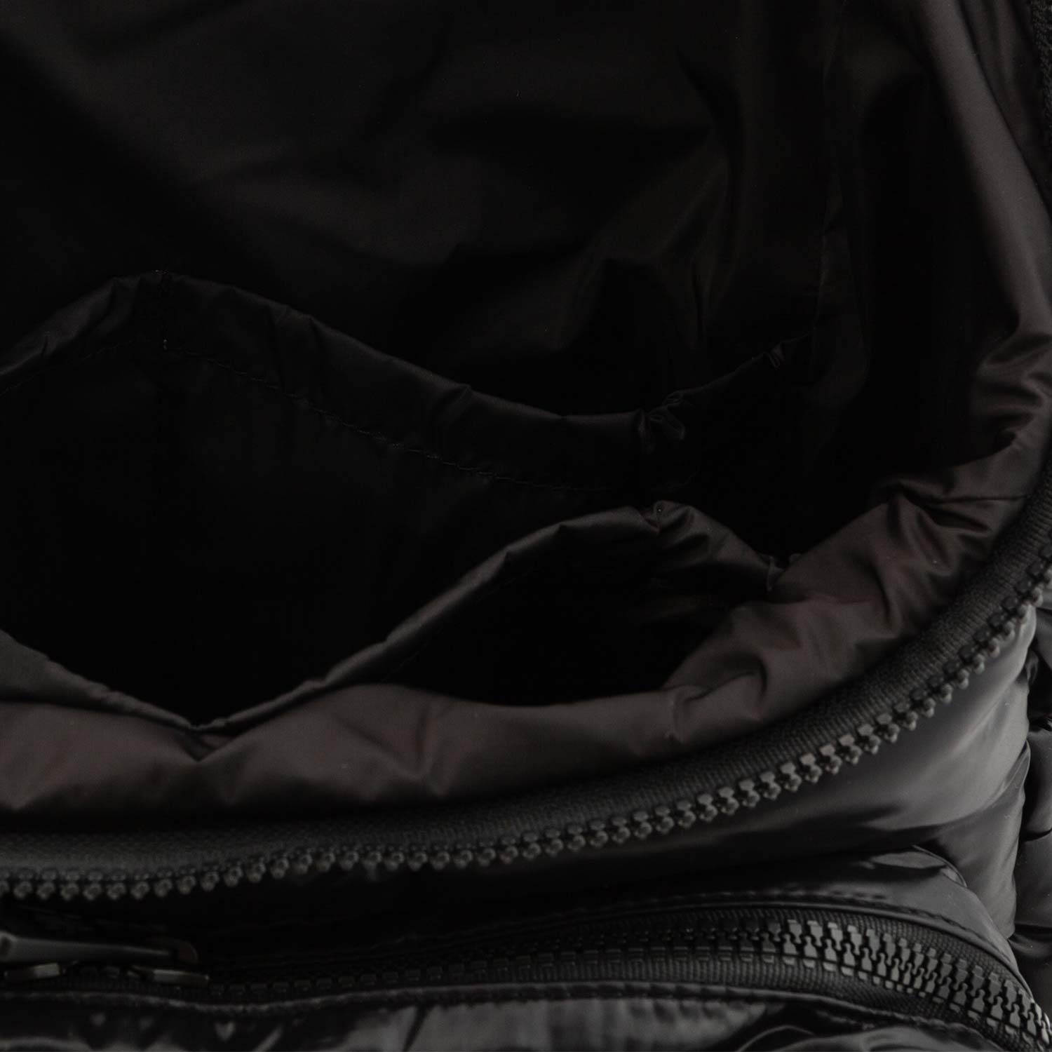 ZAINO FASCIATOIO NERO IN NYLON TRAPUNTATO - annameglio.com abbigliamento moda