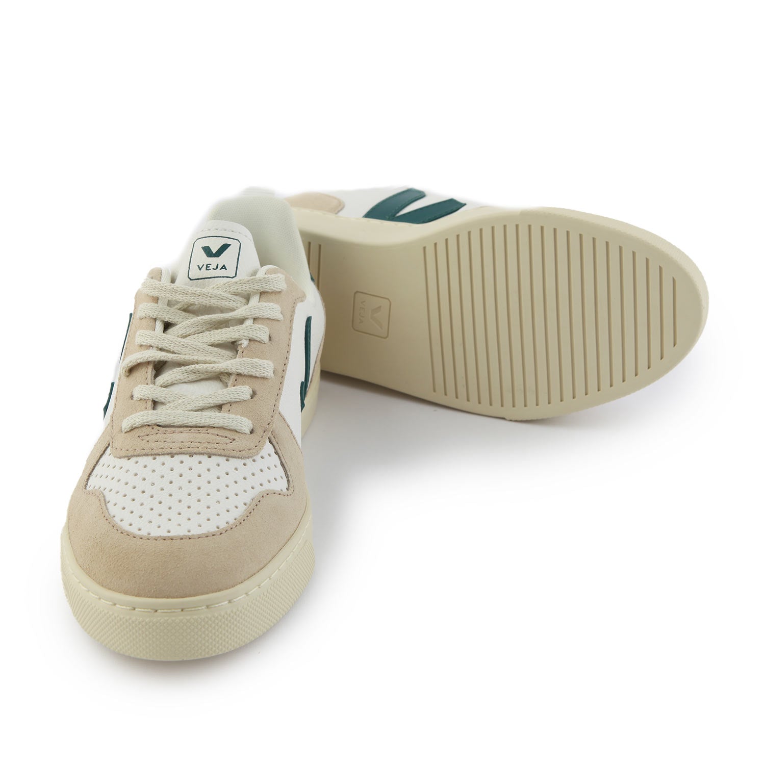 Sneaker V10 bianca e mandorla con V verde scuro - annameglio.com abbigliamento moda