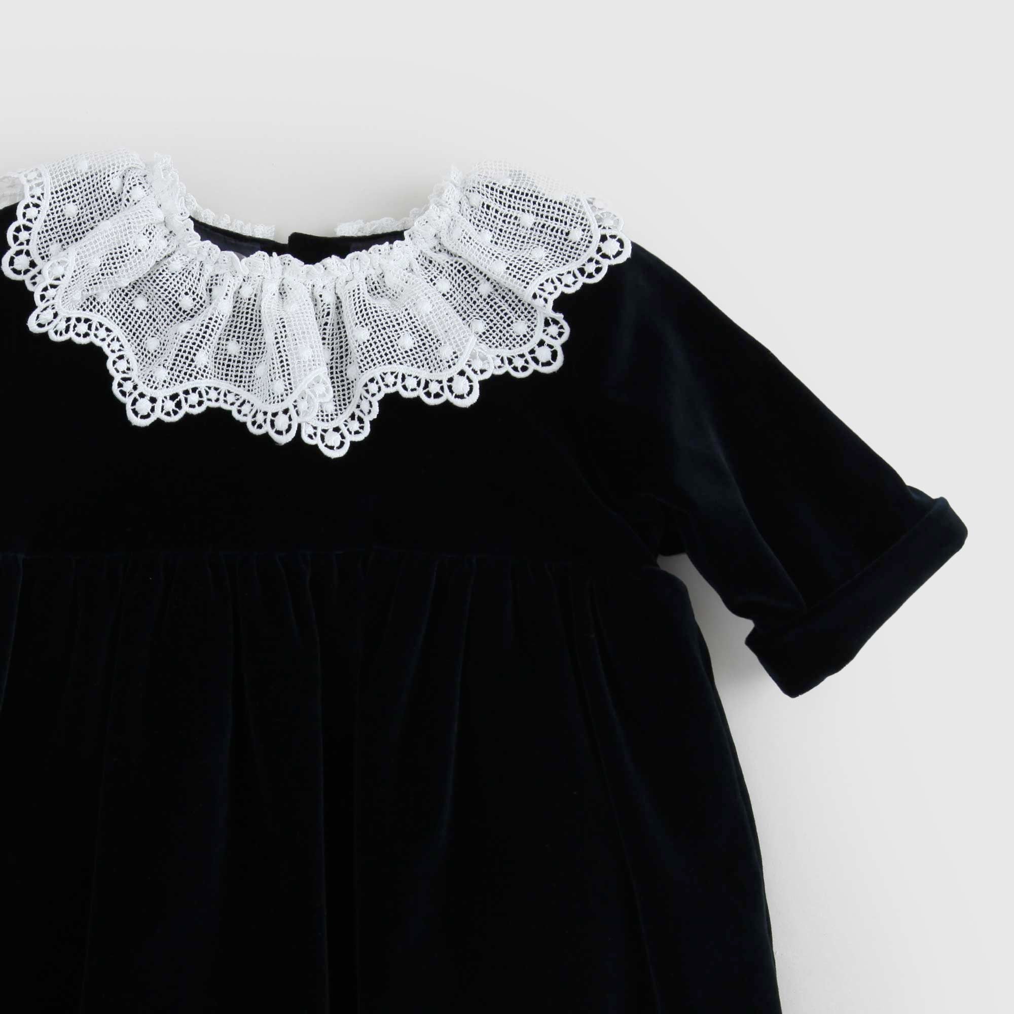 Abito bambina blu con collo macramè - annameglio.com abbigliamento moda