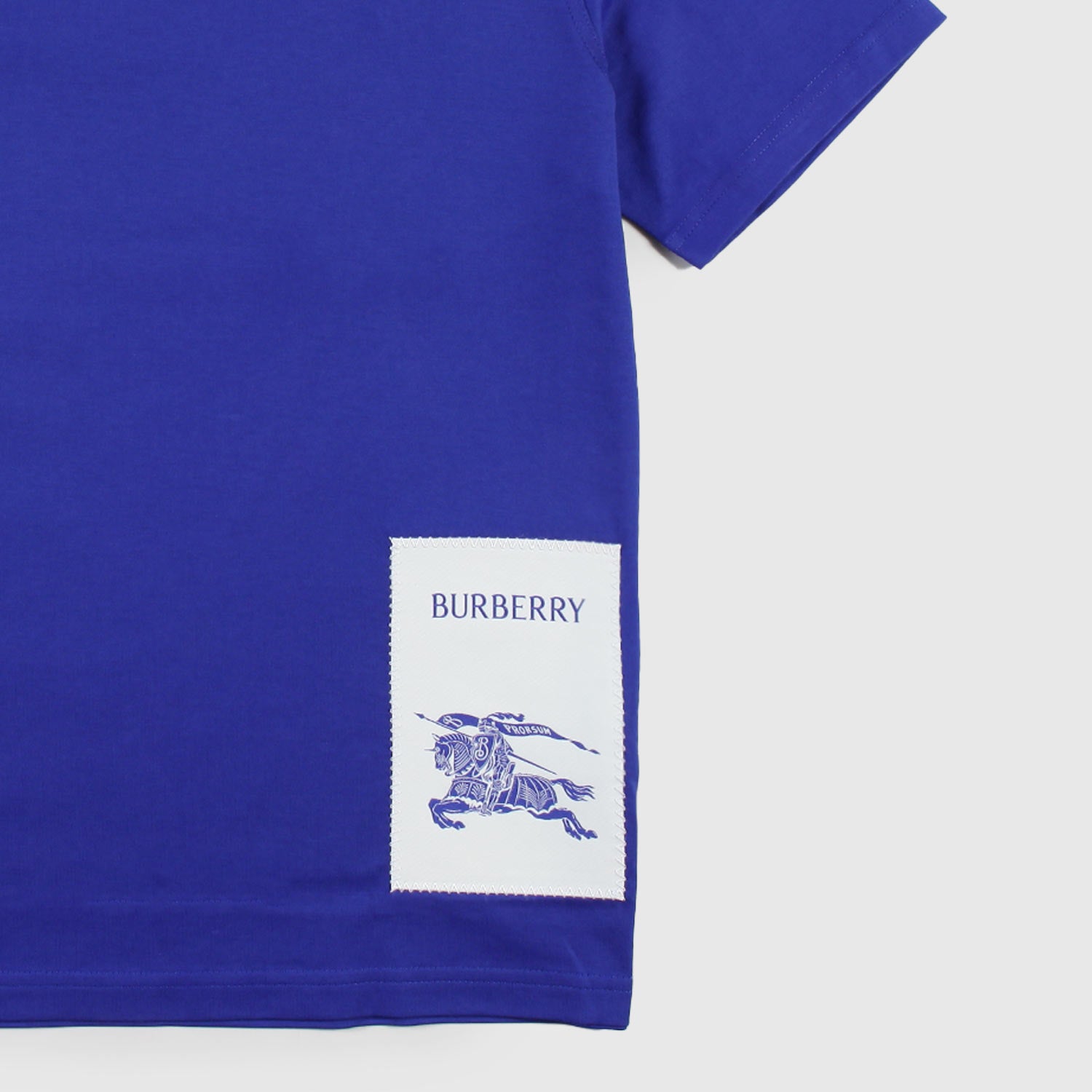 T-shirt blu con patch jr - annameglio.com abbigliamento moda