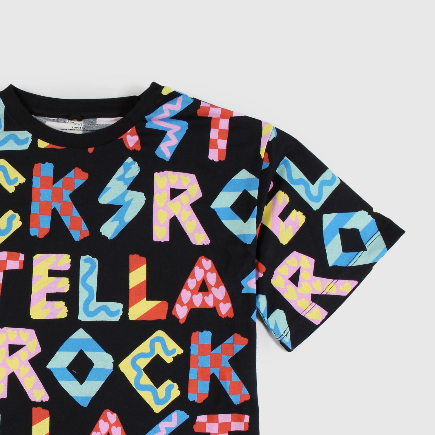 T-shirt nera con lettere colorate bambina - annameglio.com abbigliamento moda