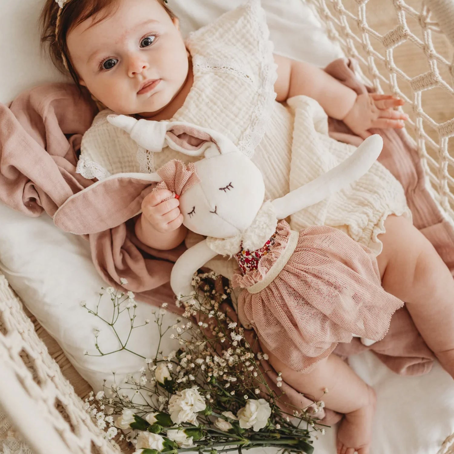 Bambola coniglietta bambina - annameglio.com abbigliamento moda