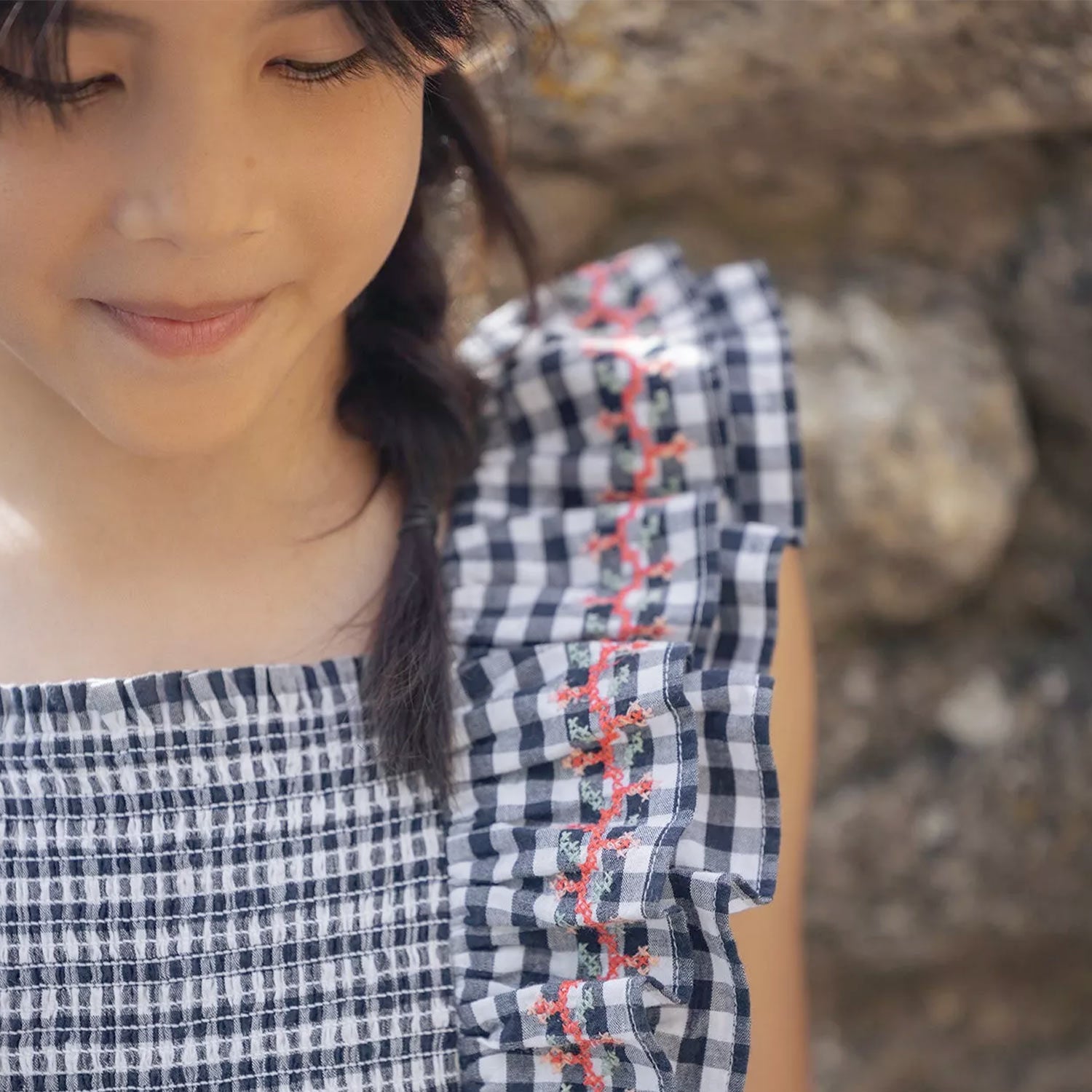 Vestito Blu Navy a Quadretti con Ricami a Fiori - annameglio.com abbigliamento moda