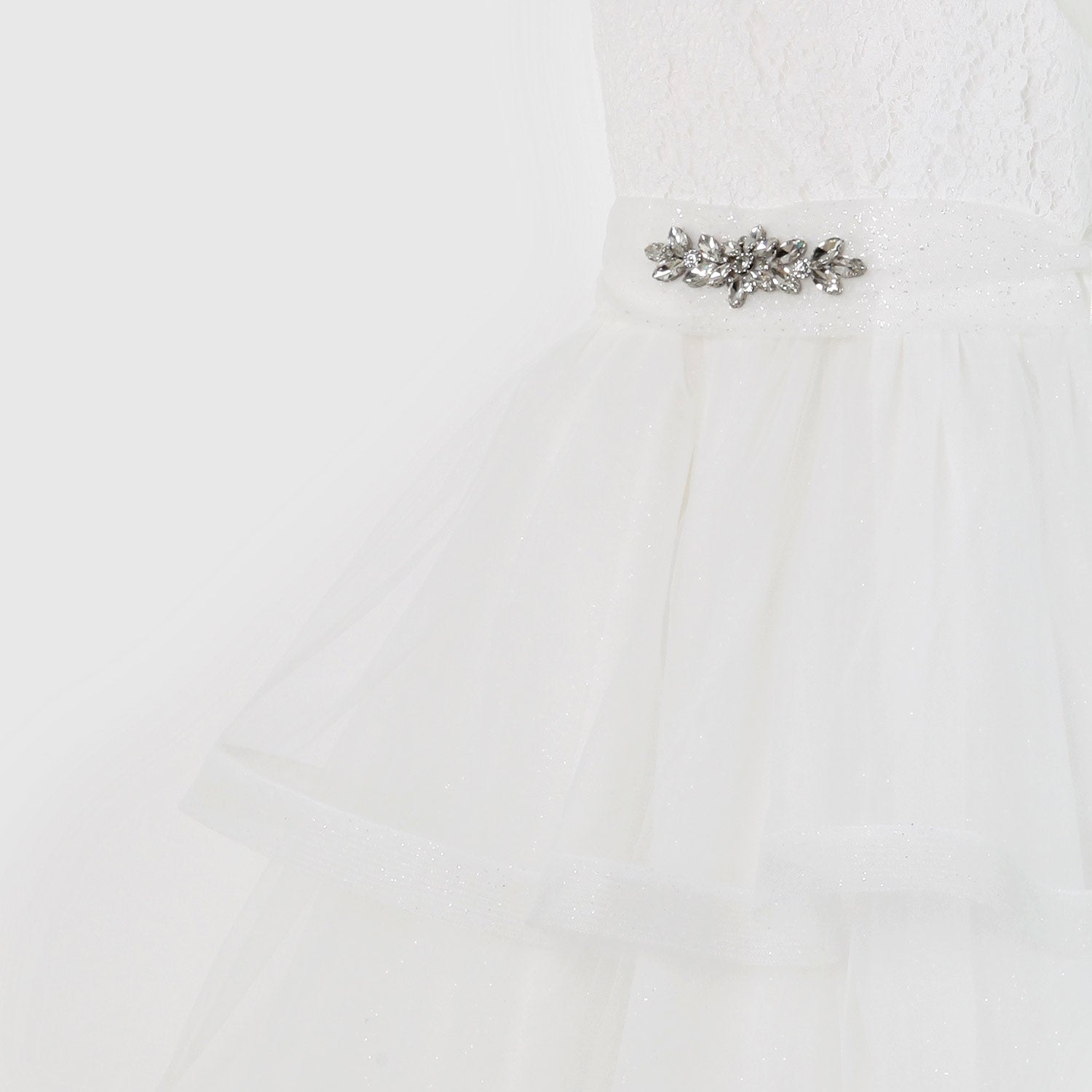 abito bianco in pizzo con spilla bambina - annameglio.com abbigliamento moda