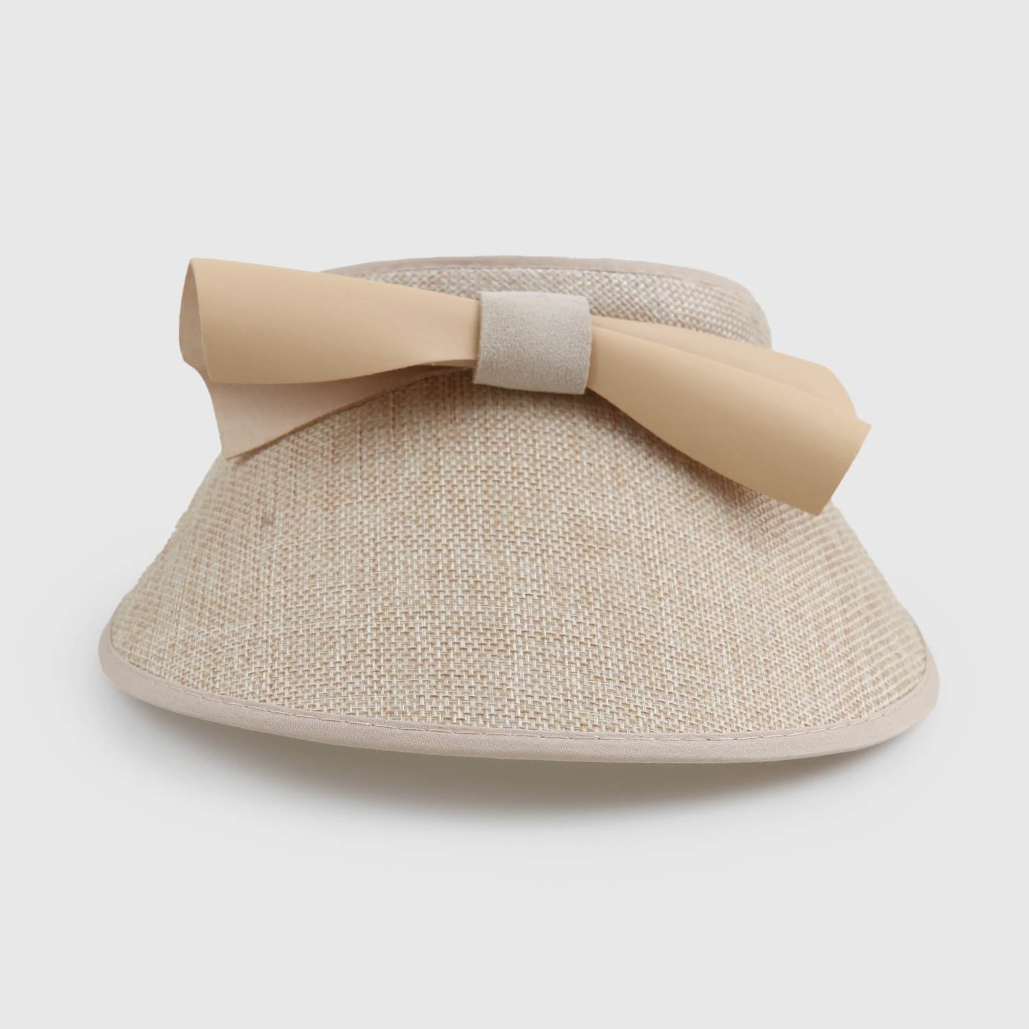 Visiera crema con fiocco in ecopelle - annameglio.com abbigliamento moda