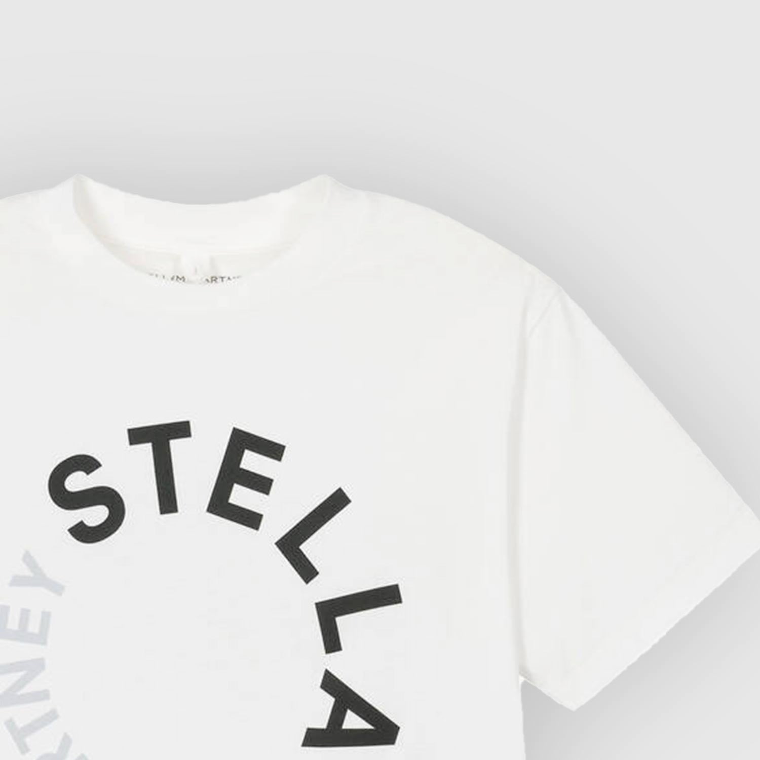 T-shirt nera con logo circolare in contrasto - annameglio.com abbigliamento moda