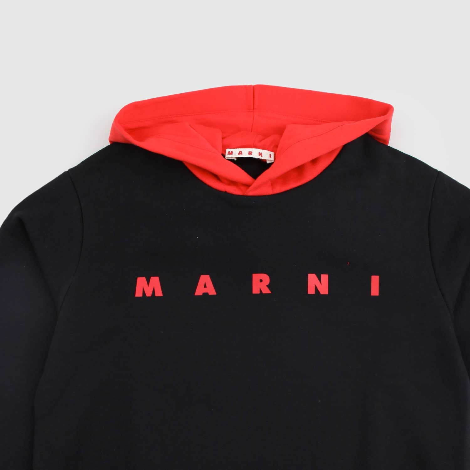 Felpa nera con cappuccio e stampa in rosso - annameglio.com abbigliamento moda