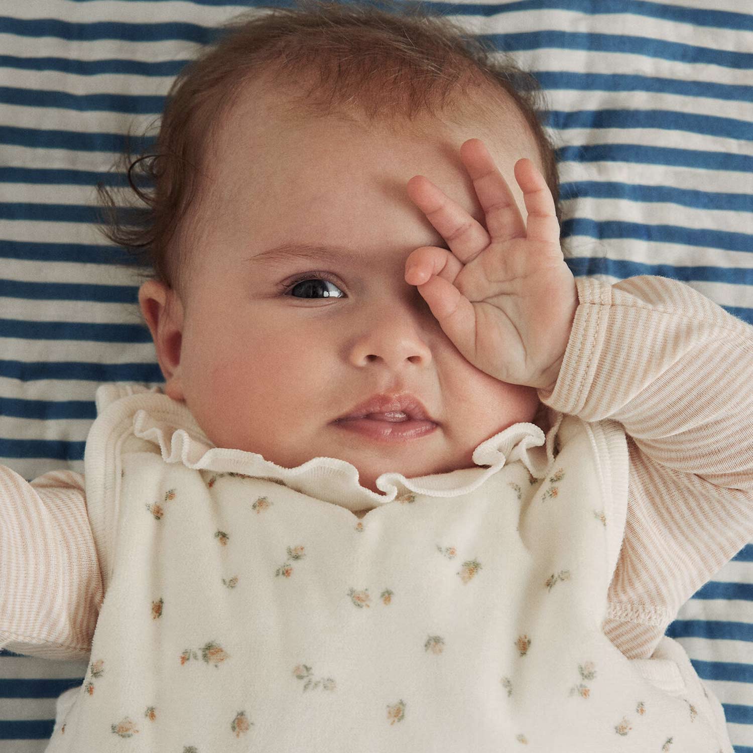 Sacco nanna bianco a fiori con colletto volant - annameglio.com abbigliamento moda