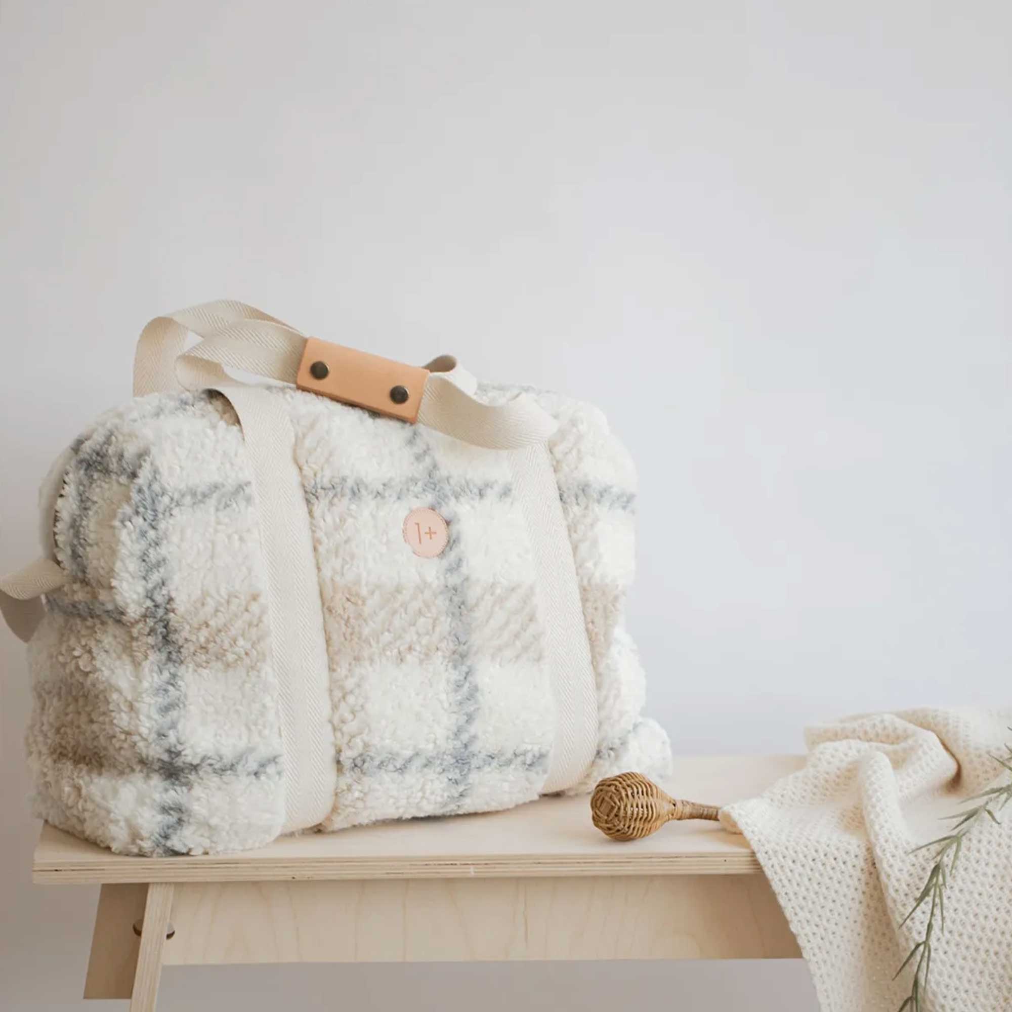 Borsa In Peluche Firmata ONE MORE IN THE FAMILY - annameglio.com abbigliamento moda