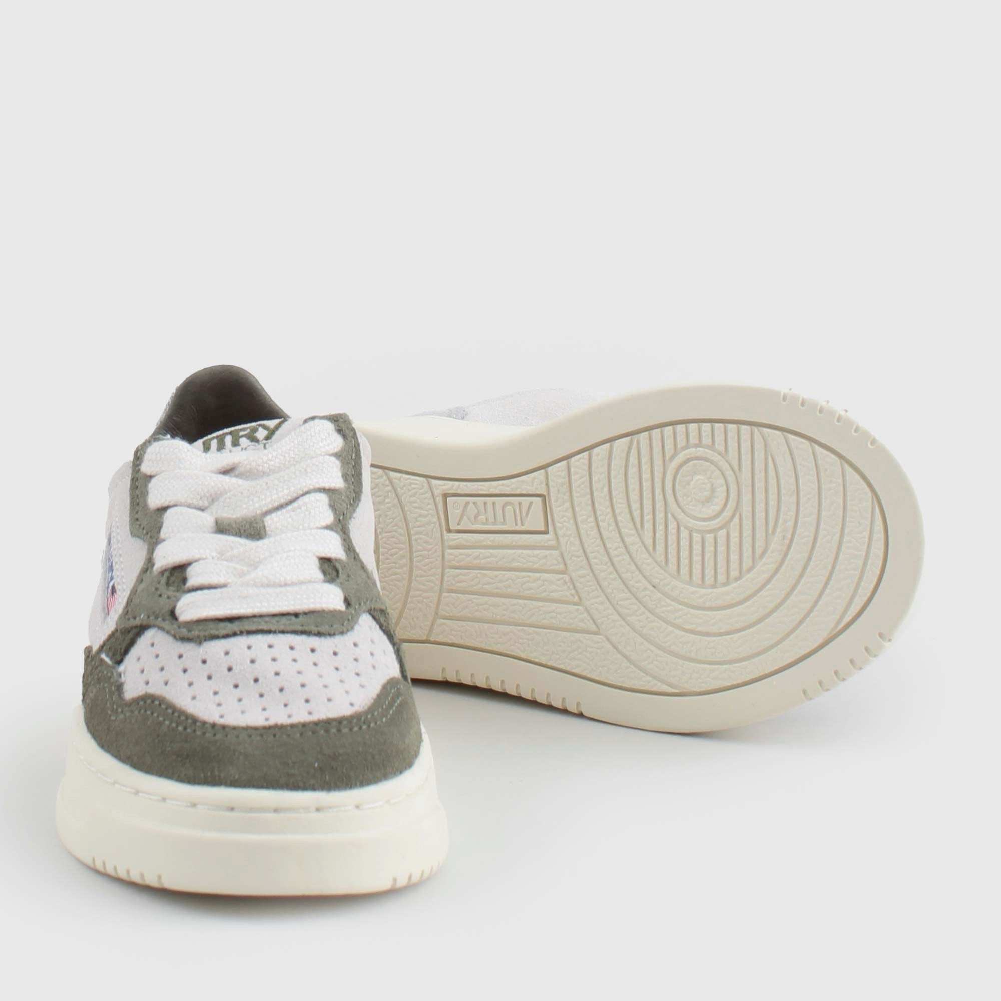 Sneakers Medalist Low In Suede Firmate AUTRY - annameglio.com abbigliamento moda