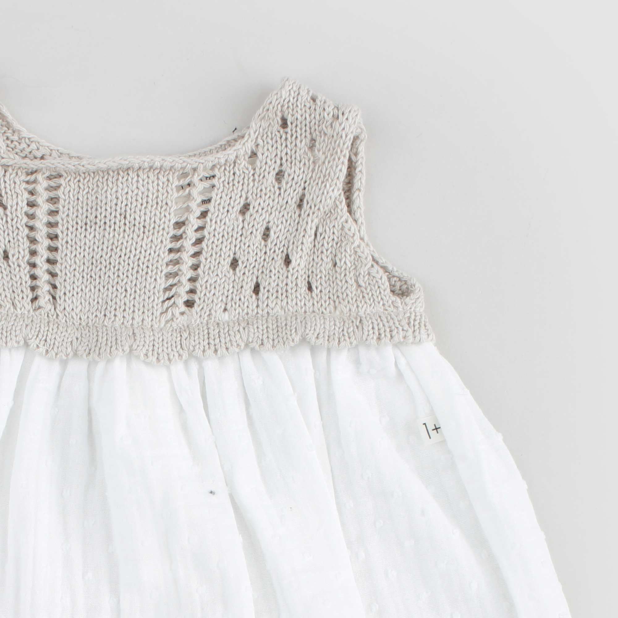 Abito bianco con corpino lavorato - annameglio.com abbigliamento moda