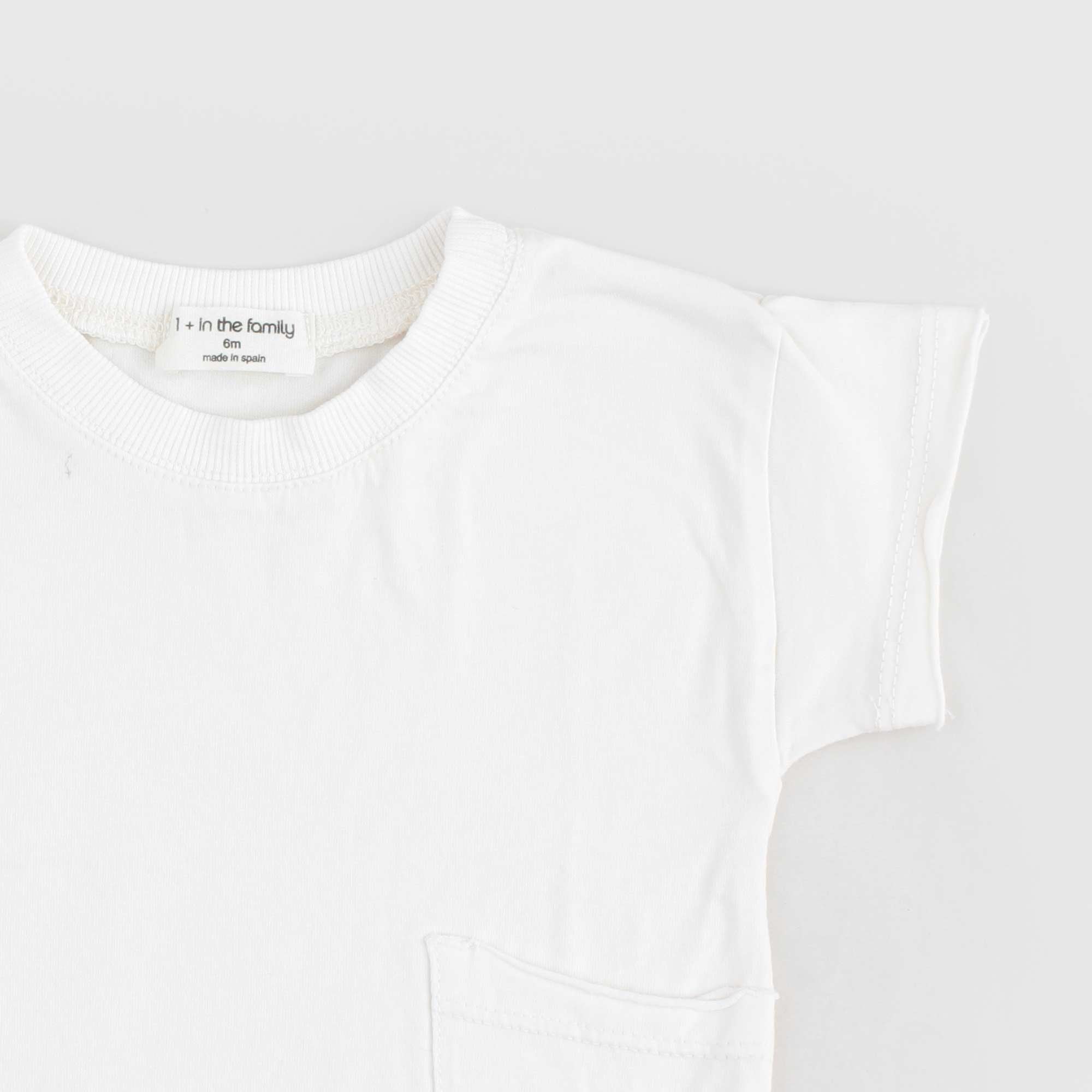 T-shirt Latte Firmata ONE MORE IN THE FAMILY - annameglio.com abbigliamento moda