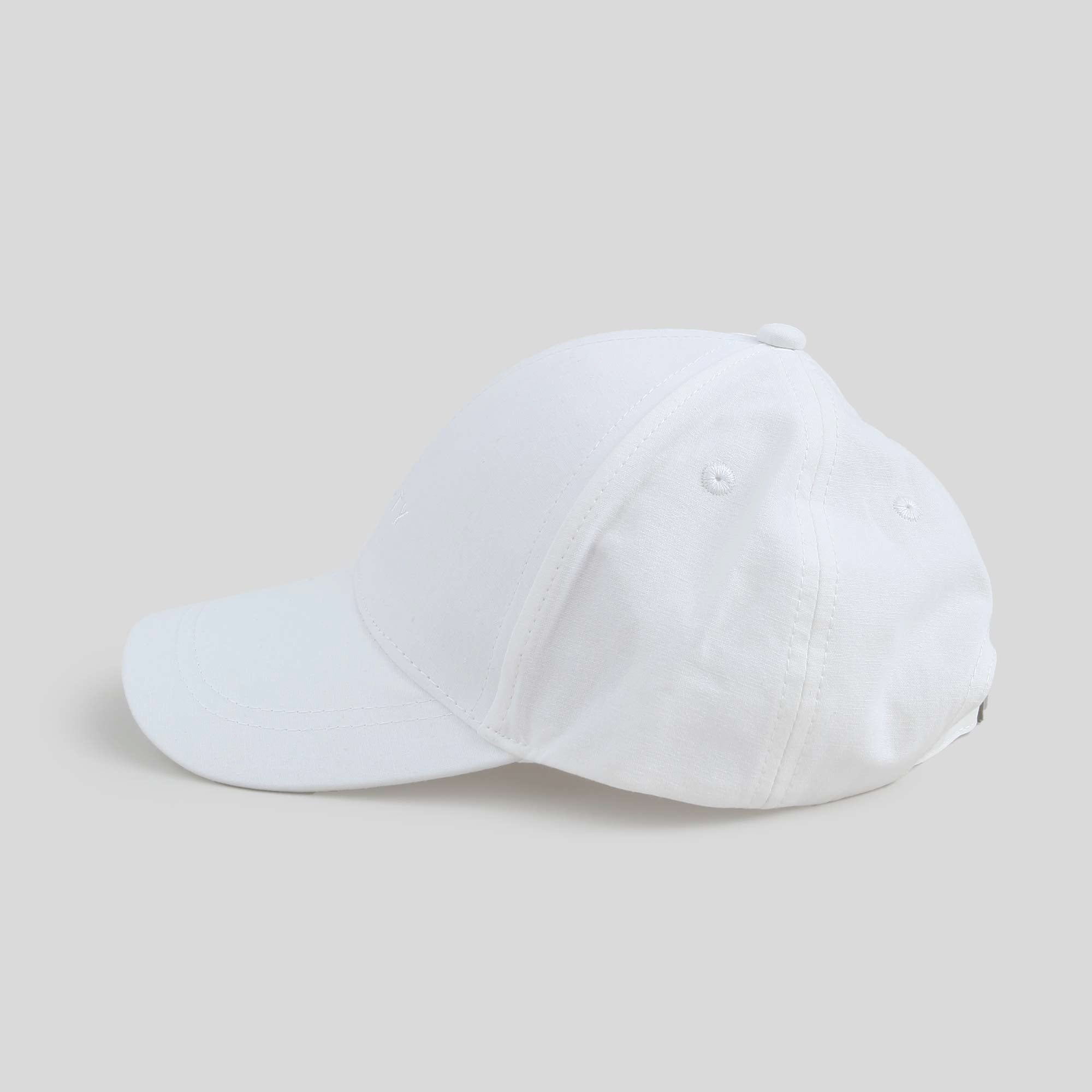 Cappellino Bianco Firmato DUSTY COLOR - annameglio.com abbigliamento moda