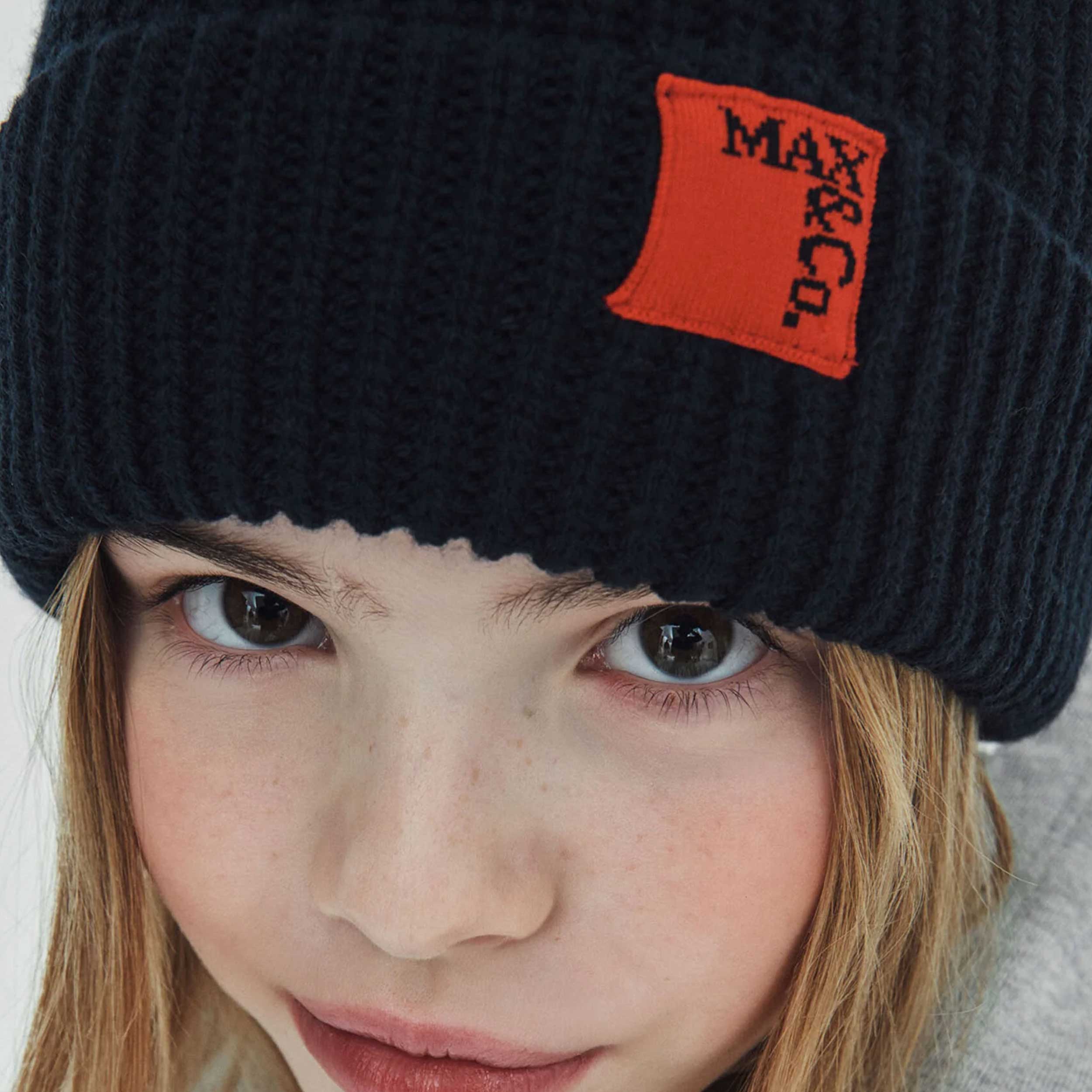 Berretto Beanie Blu Firmato MAX AND CO - annameglio.com abbigliamento moda