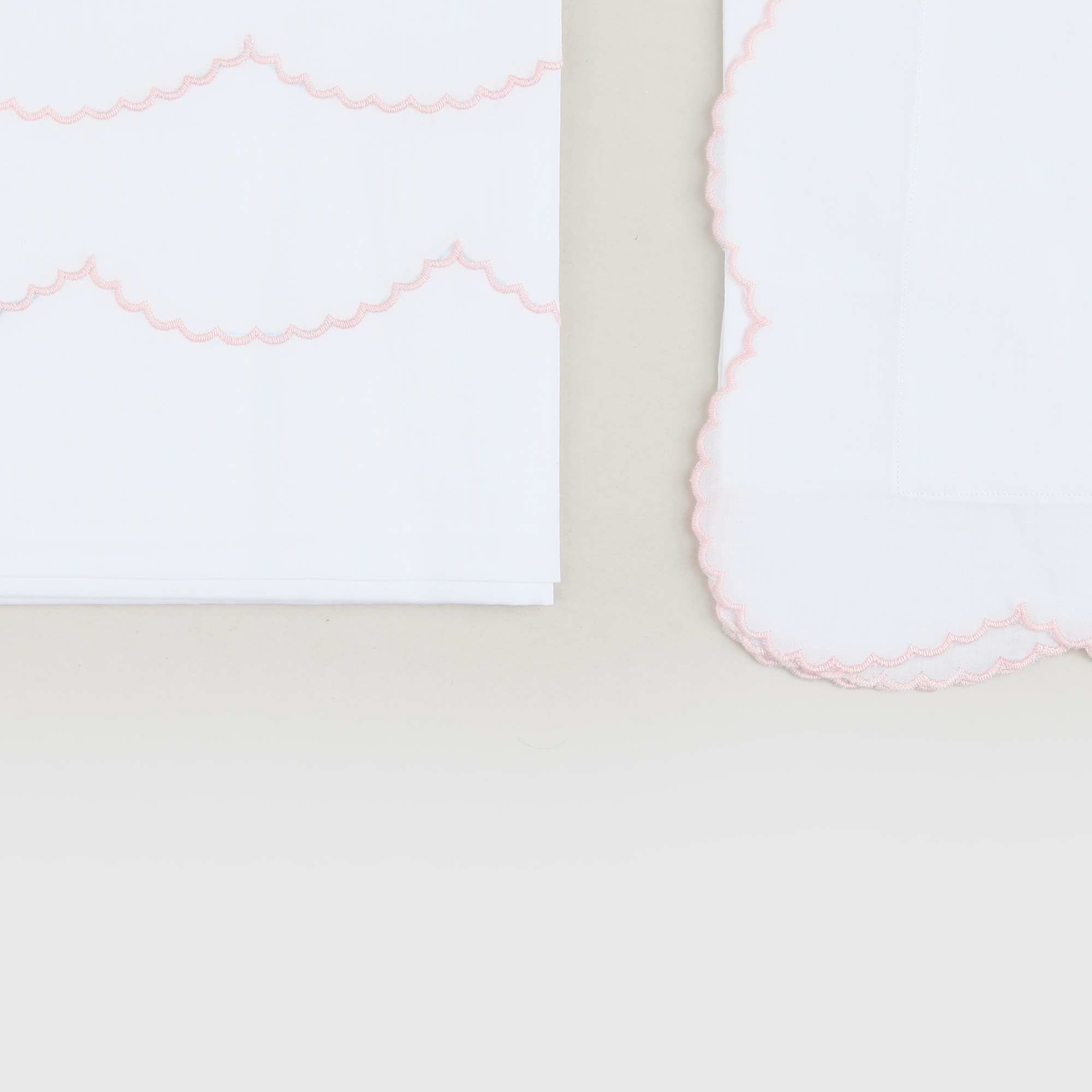 Lenzuolino Culla Con Smerlo Rosa Firmato BARONI - annameglio.com abbigliamento moda