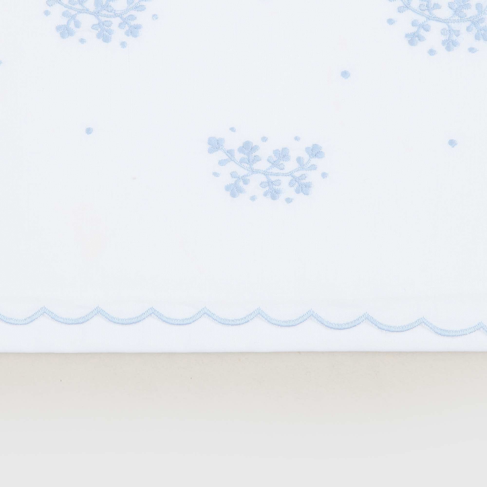 Lenzuolino Per Culla Celeste Firmato BARONI - annameglio.com abbigliamento moda