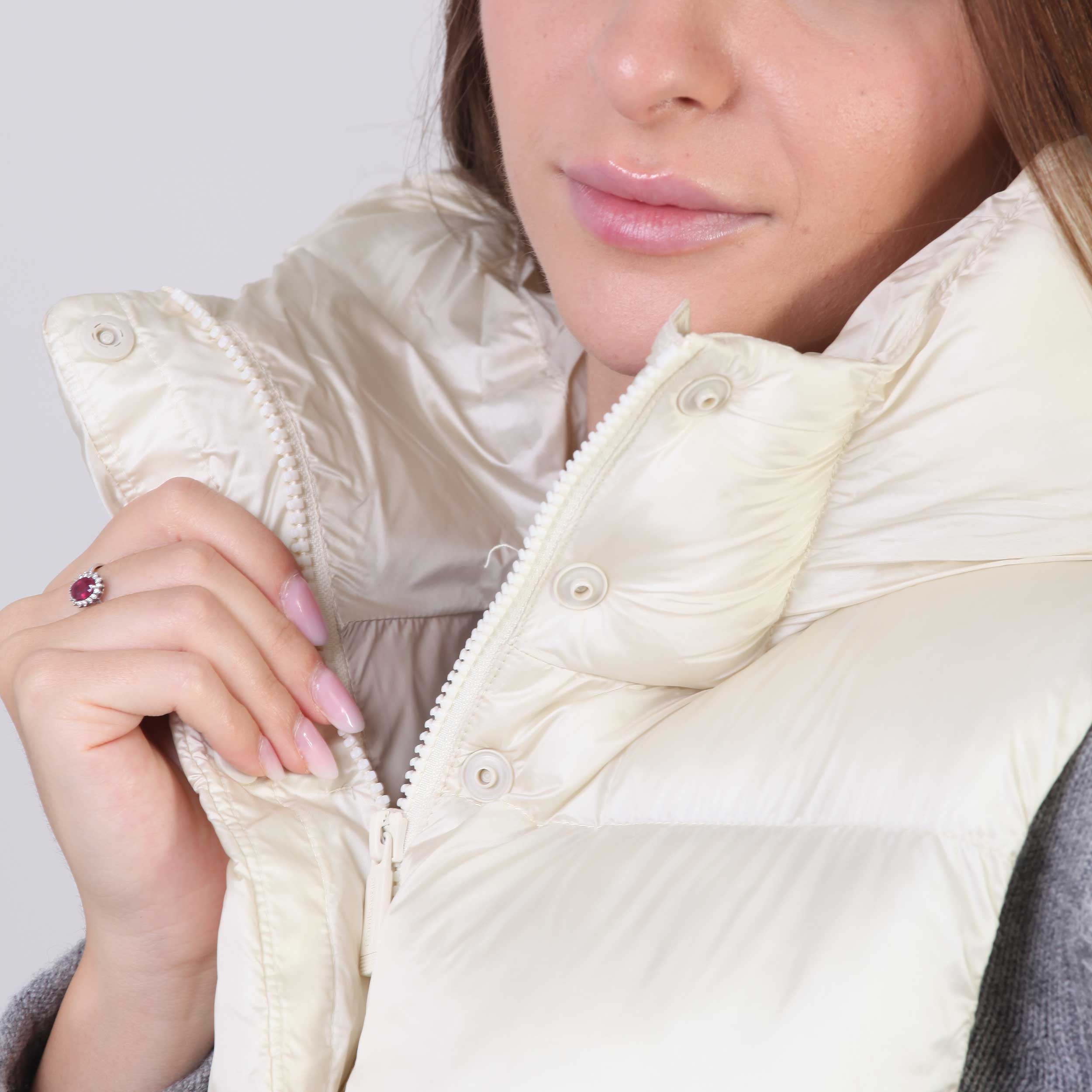 Smanicato Bianco Ottawa Firmato BOMBOOGIE - annameglio.com abbigliamento moda