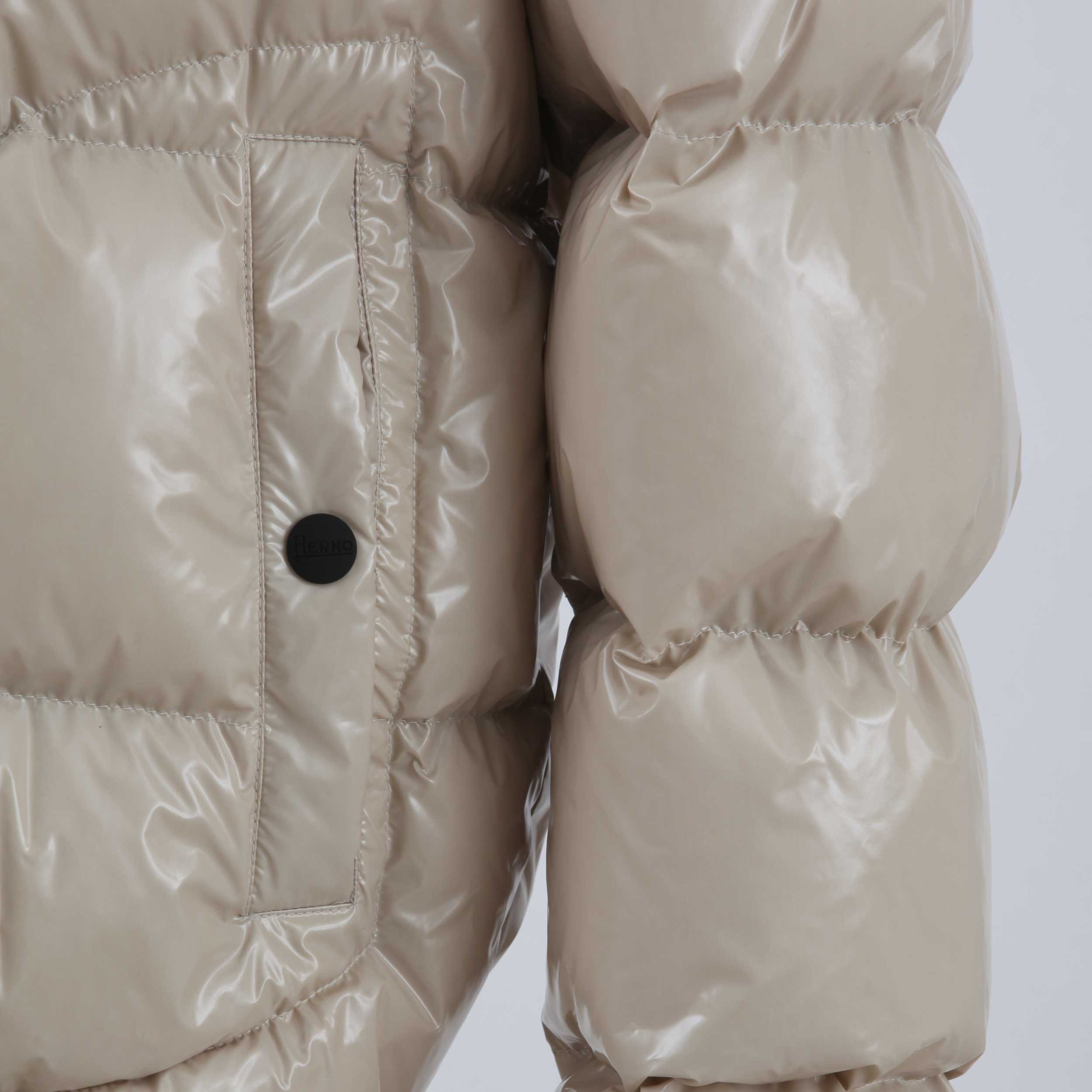 Piumino Ecru Con Cappuccio Firmato HERNO - annameglio.com abbigliamento moda