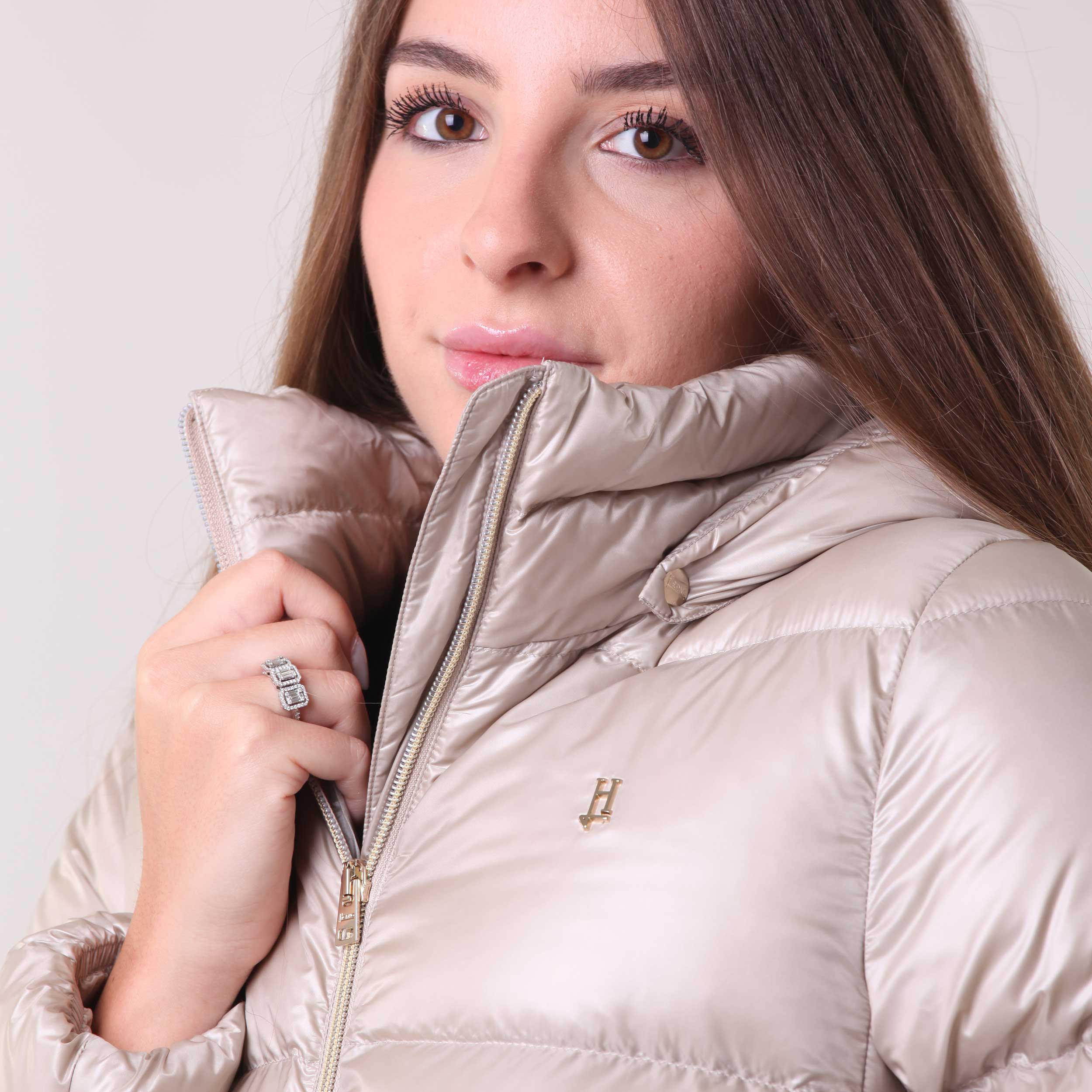 Piumino Rosa Con Cappuccio Firmato HERNO - annameglio.com abbigliamento moda