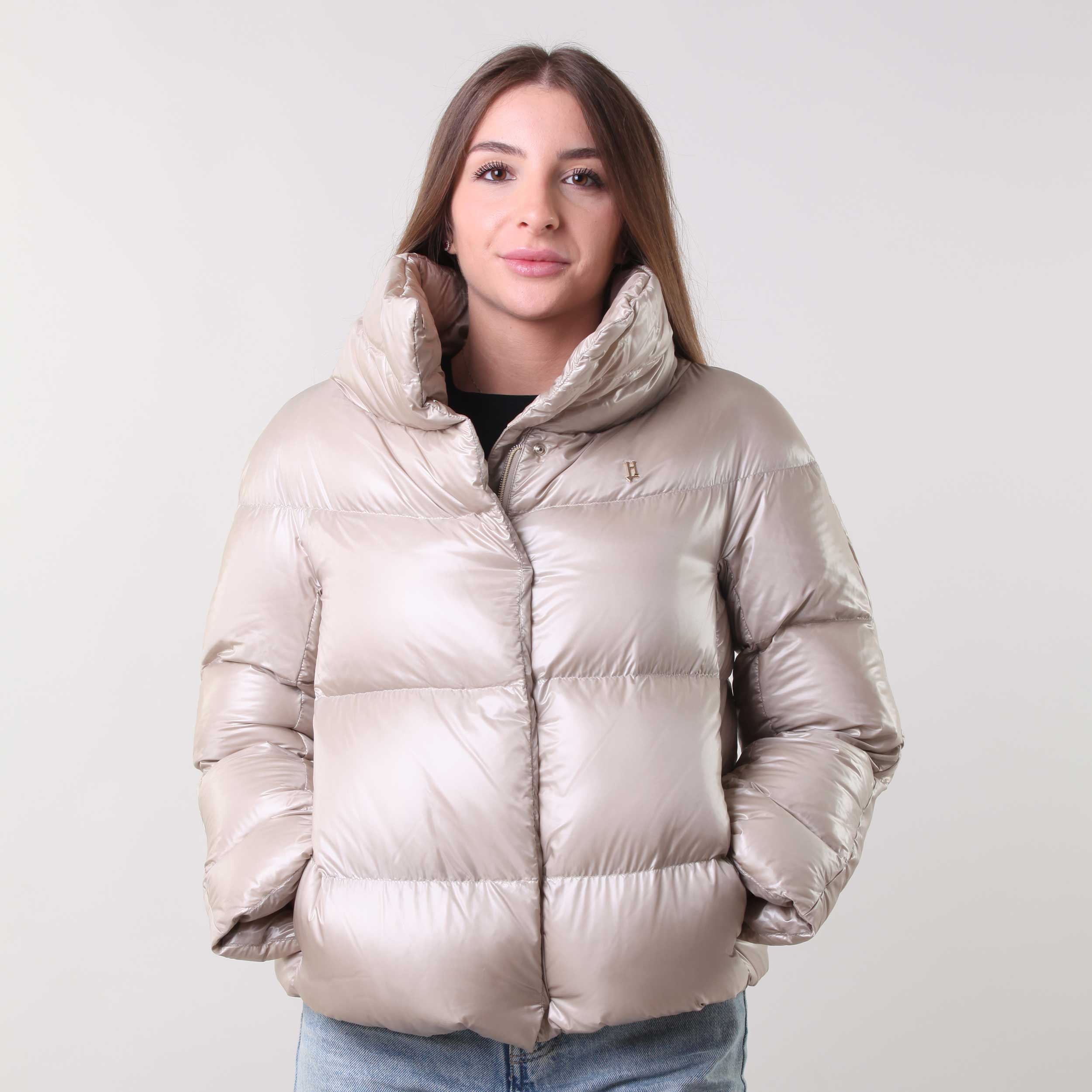 Piumino Beige Collo Alto Firmato HERNO - annameglio.com abbigliamento moda