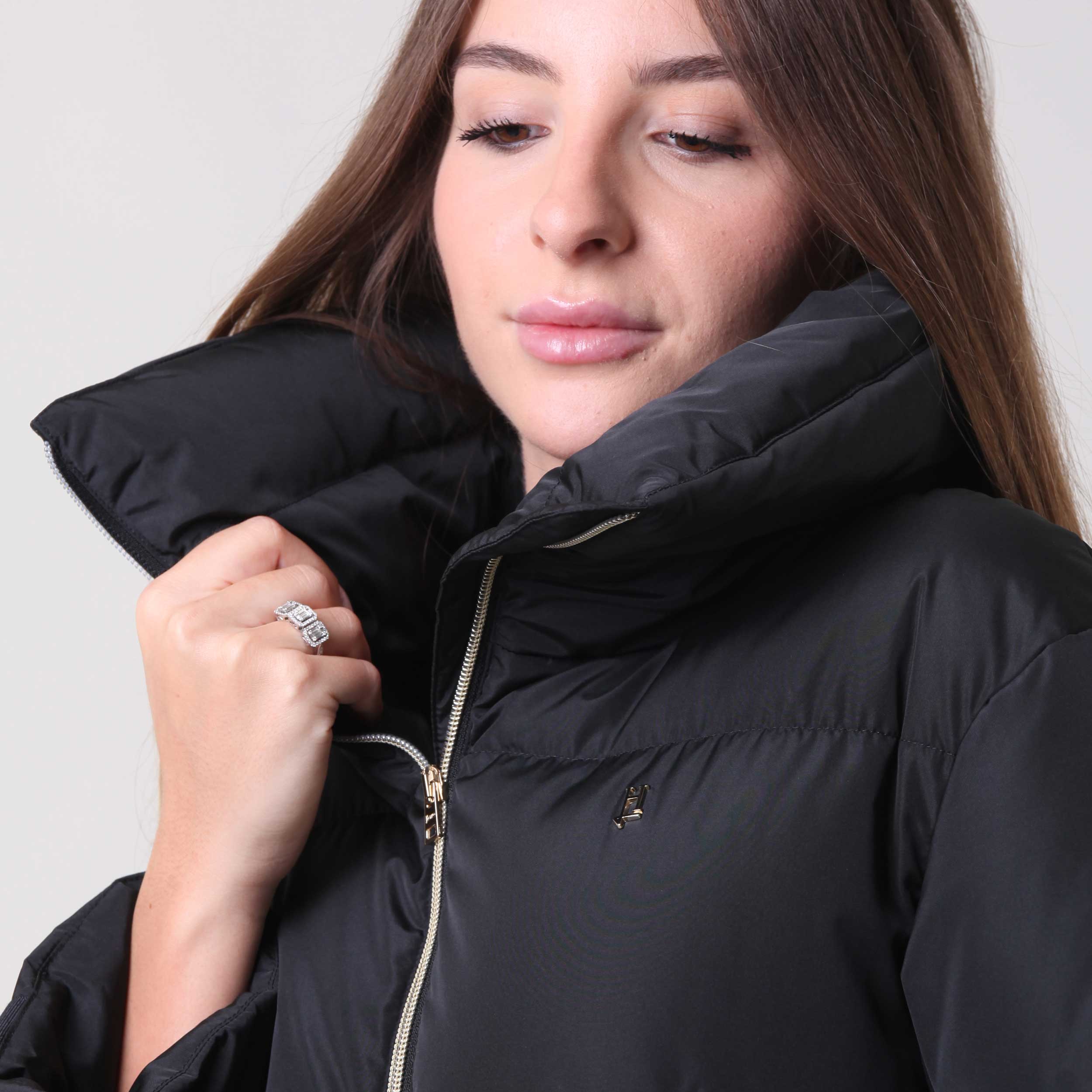 Piumino Lungo Nero Con Zip Firmato HERNO - annameglio.com abbigliamento moda