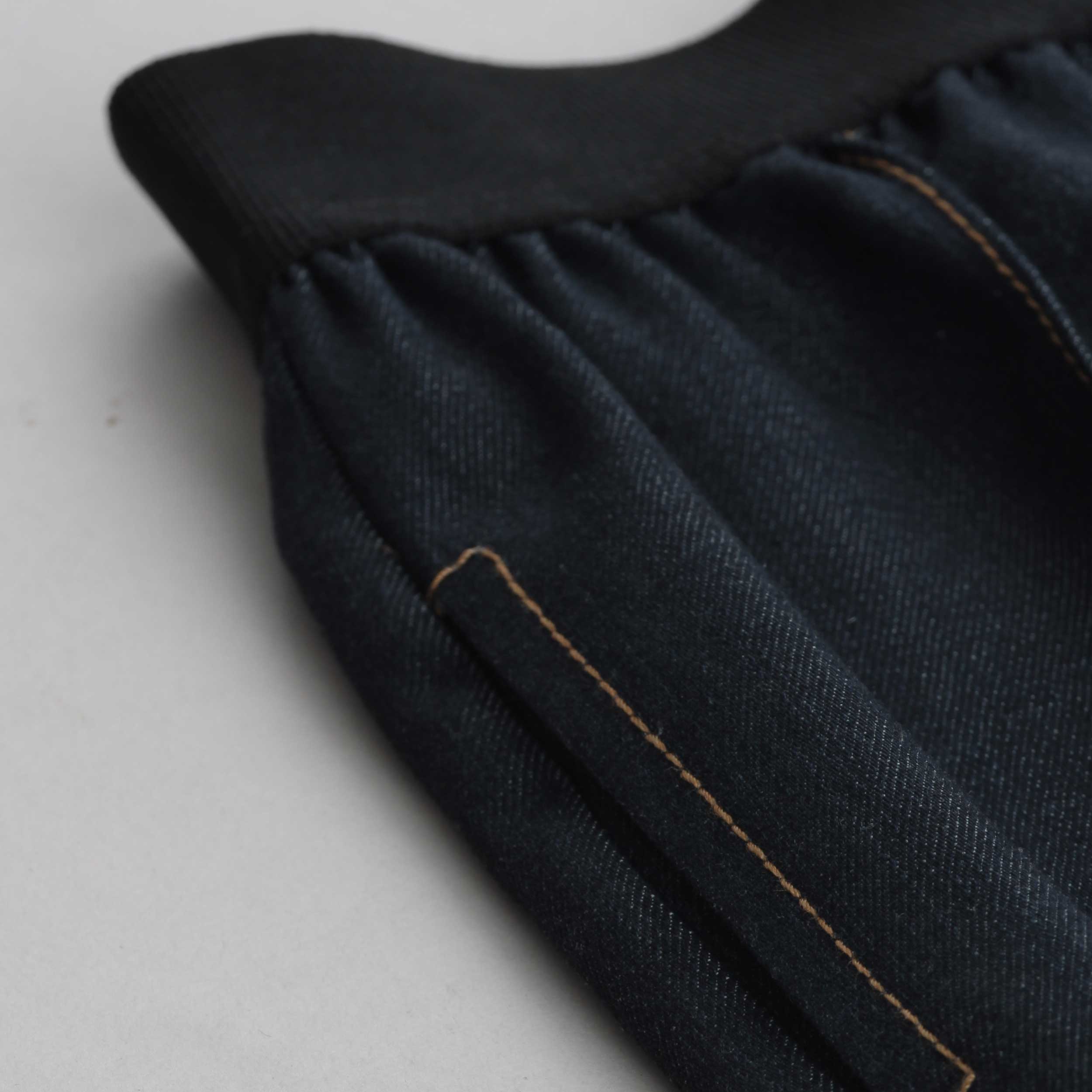 Pantalone Nero Con Targhetta Firmato MONNALISA - annameglio.com abbigliamento moda