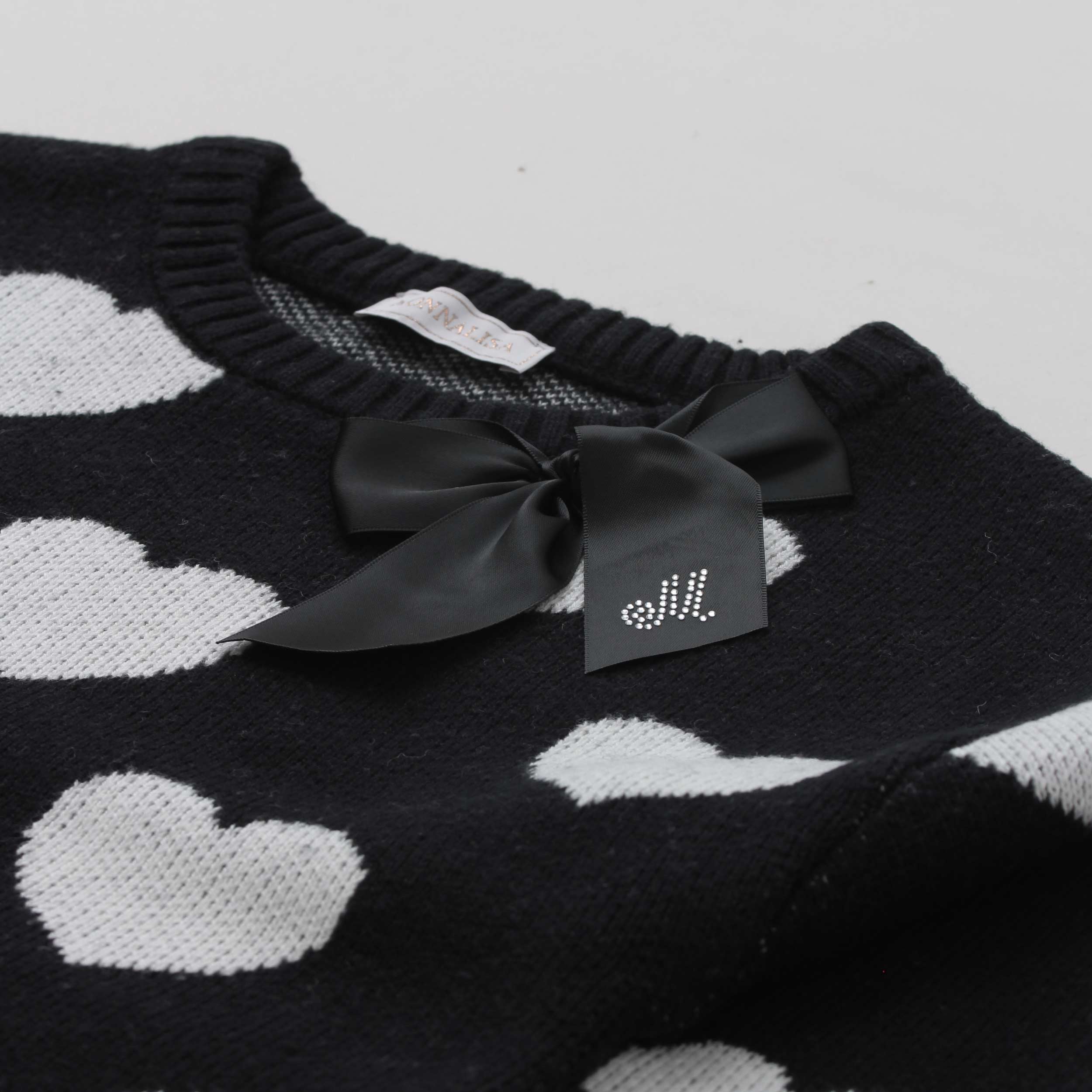 Maglioncino Nero Con Cuori Ricamati By Monnalisa - annameglio.com abbigliamento moda