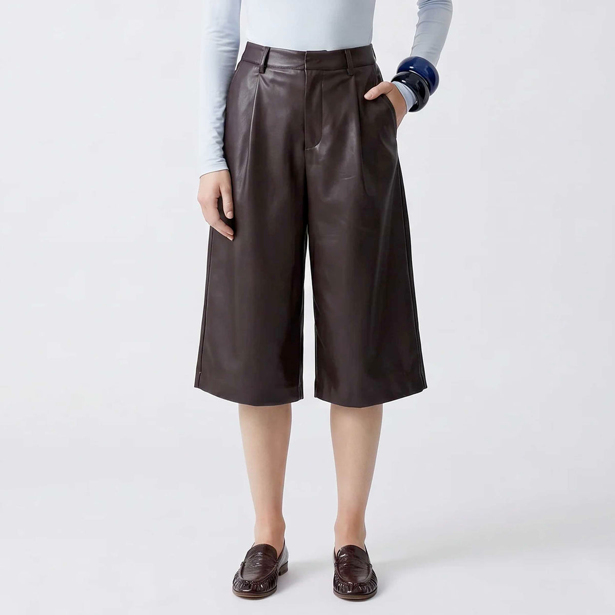 Bermuda Orona Marrone in Ecopelle per Donna by ARTLOVE