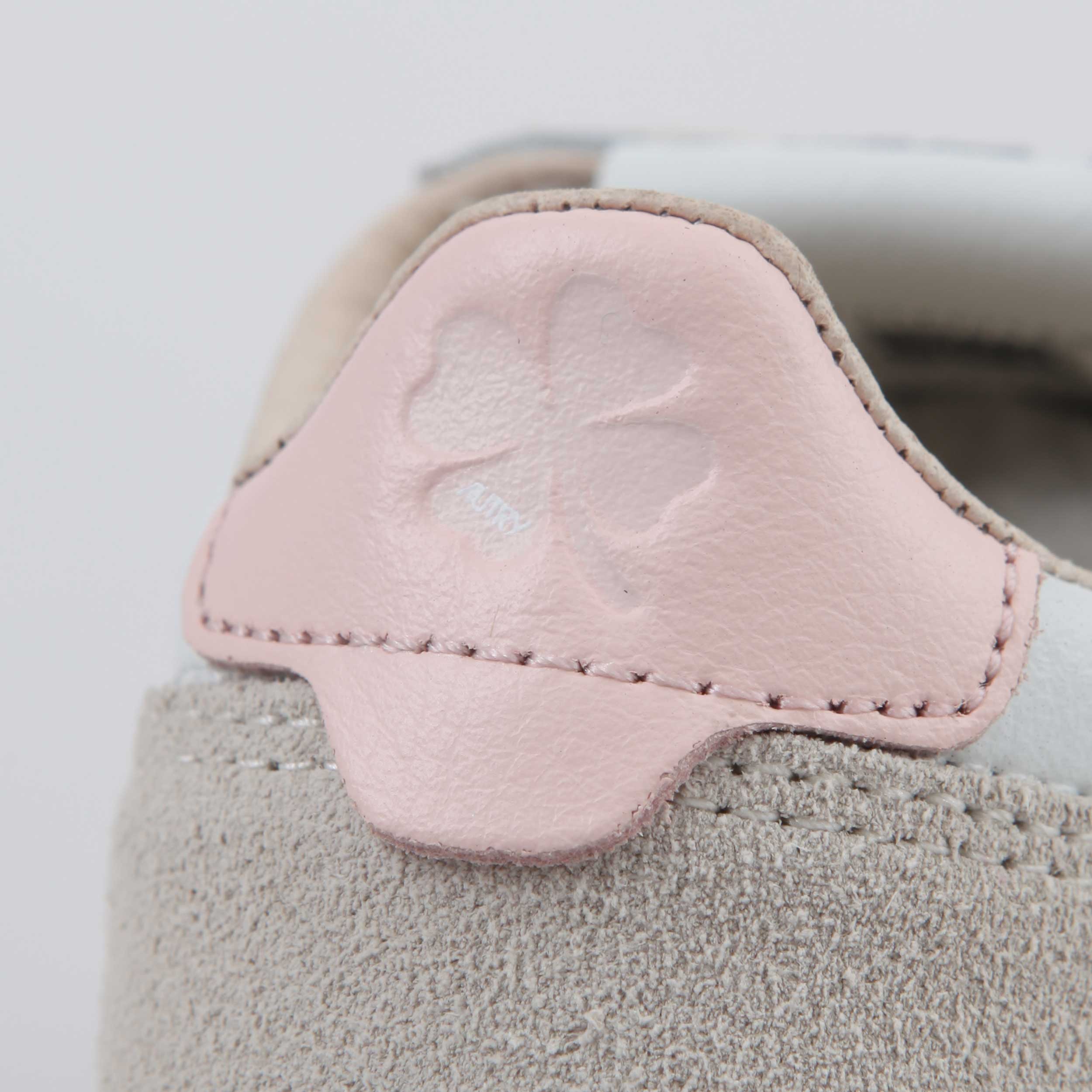 Sneakers Medalist Low Rosa e Bianca Firmata AUTRY