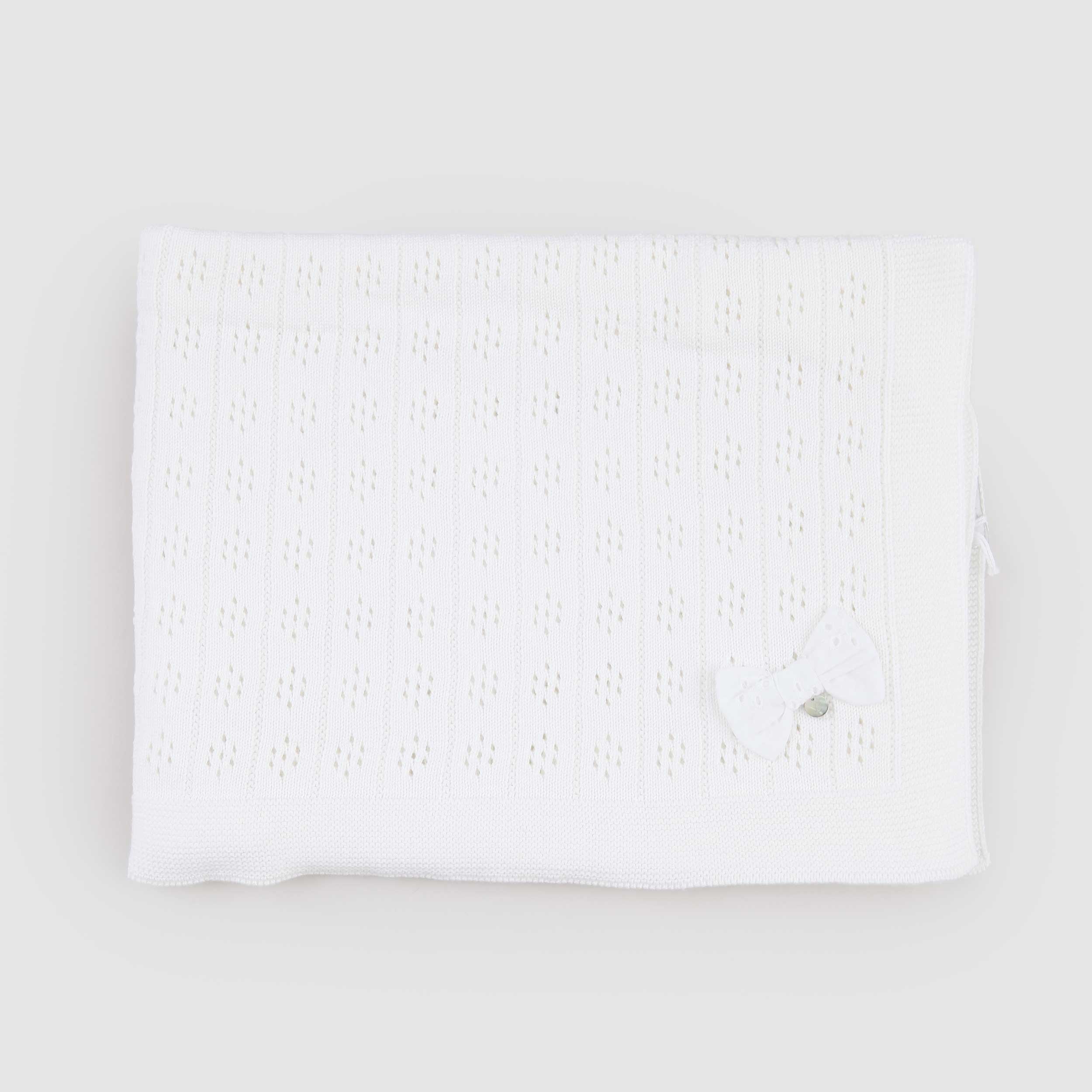 Copertina con Lavorazione ai Ferri Firmata COCCODE