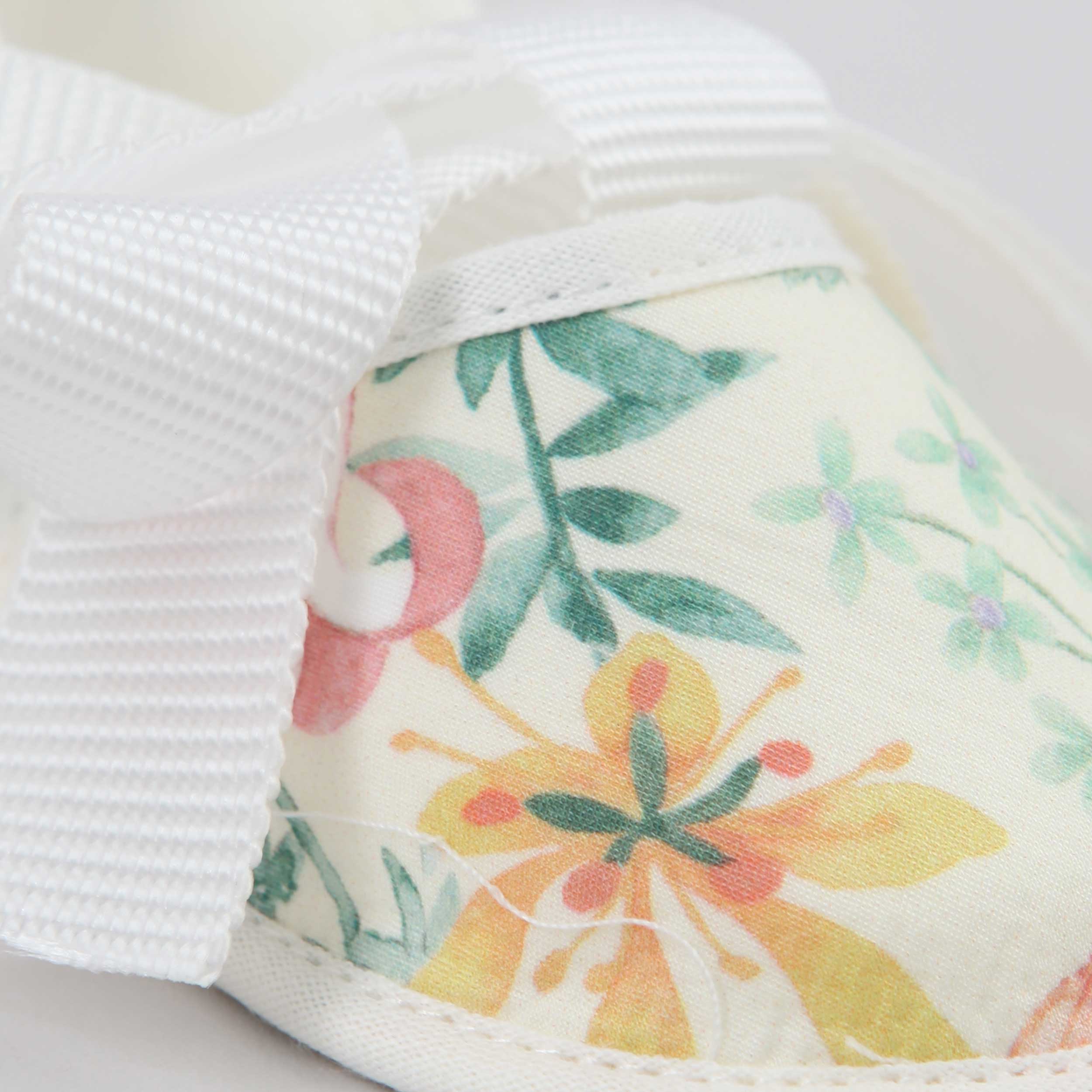 COCCODE Floral and Bow Design Shoe