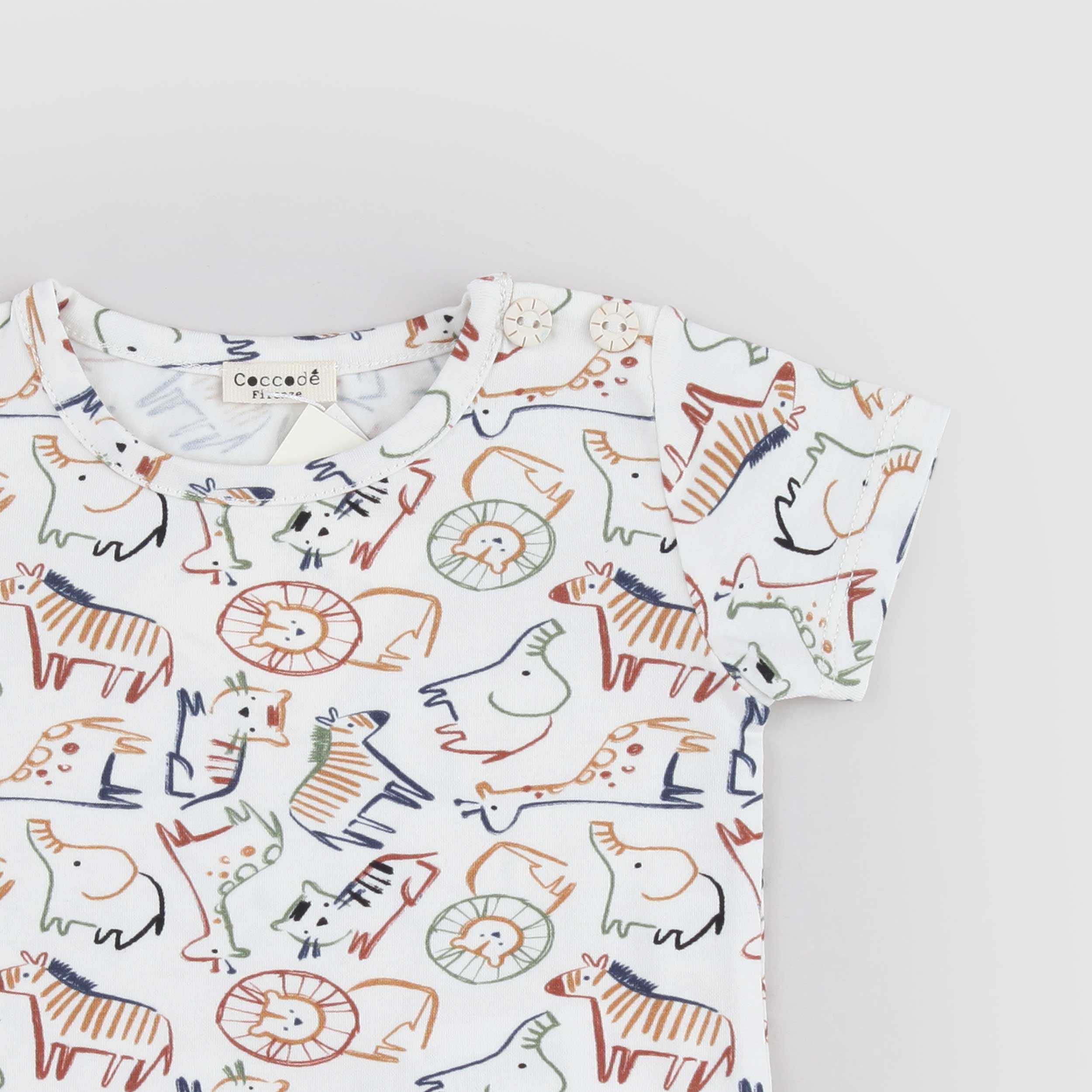 Patterned T-shirt with Buttons by COCCODE