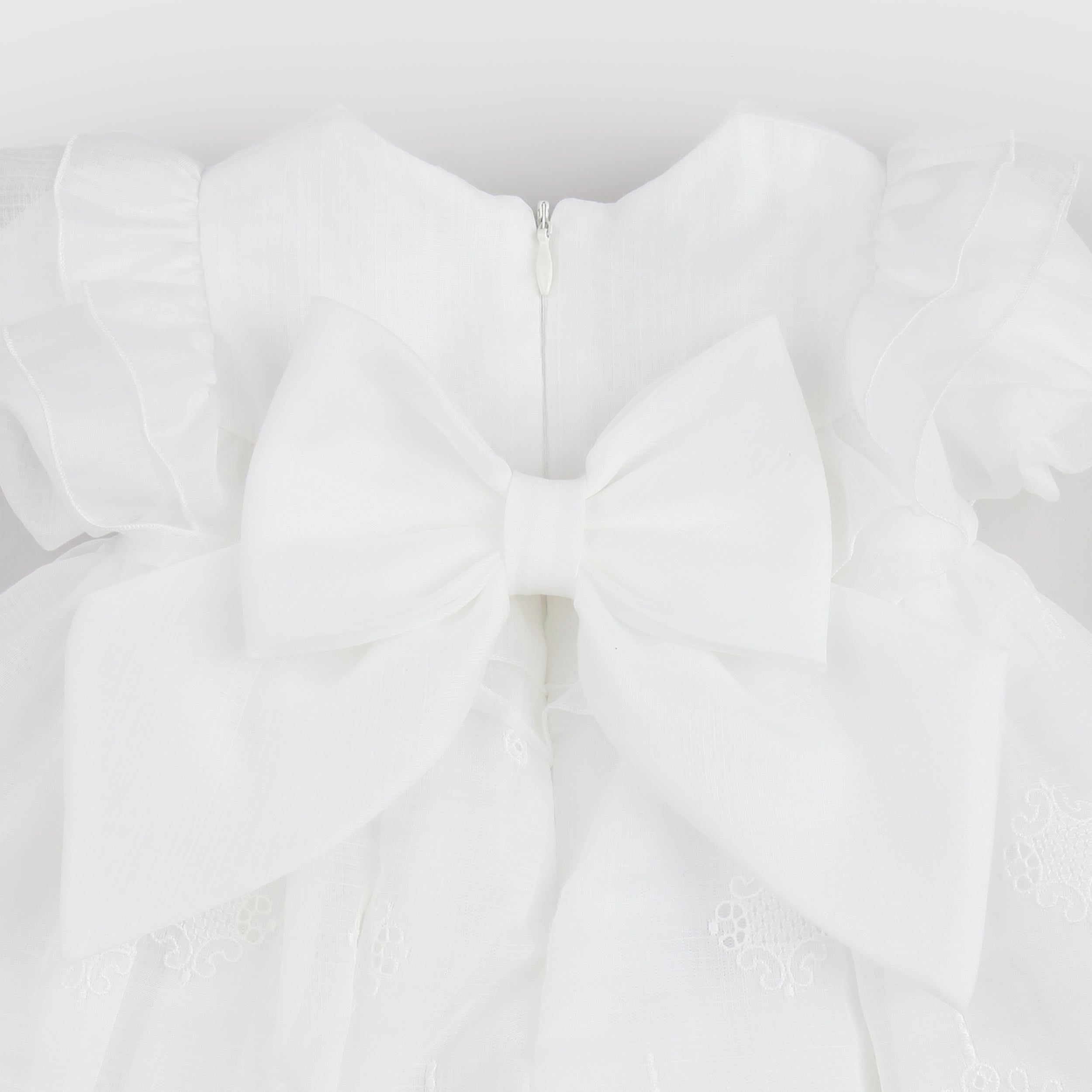 Abito da Battesimo Bianco con Spilla Floreale Firmato COLORICHIARI