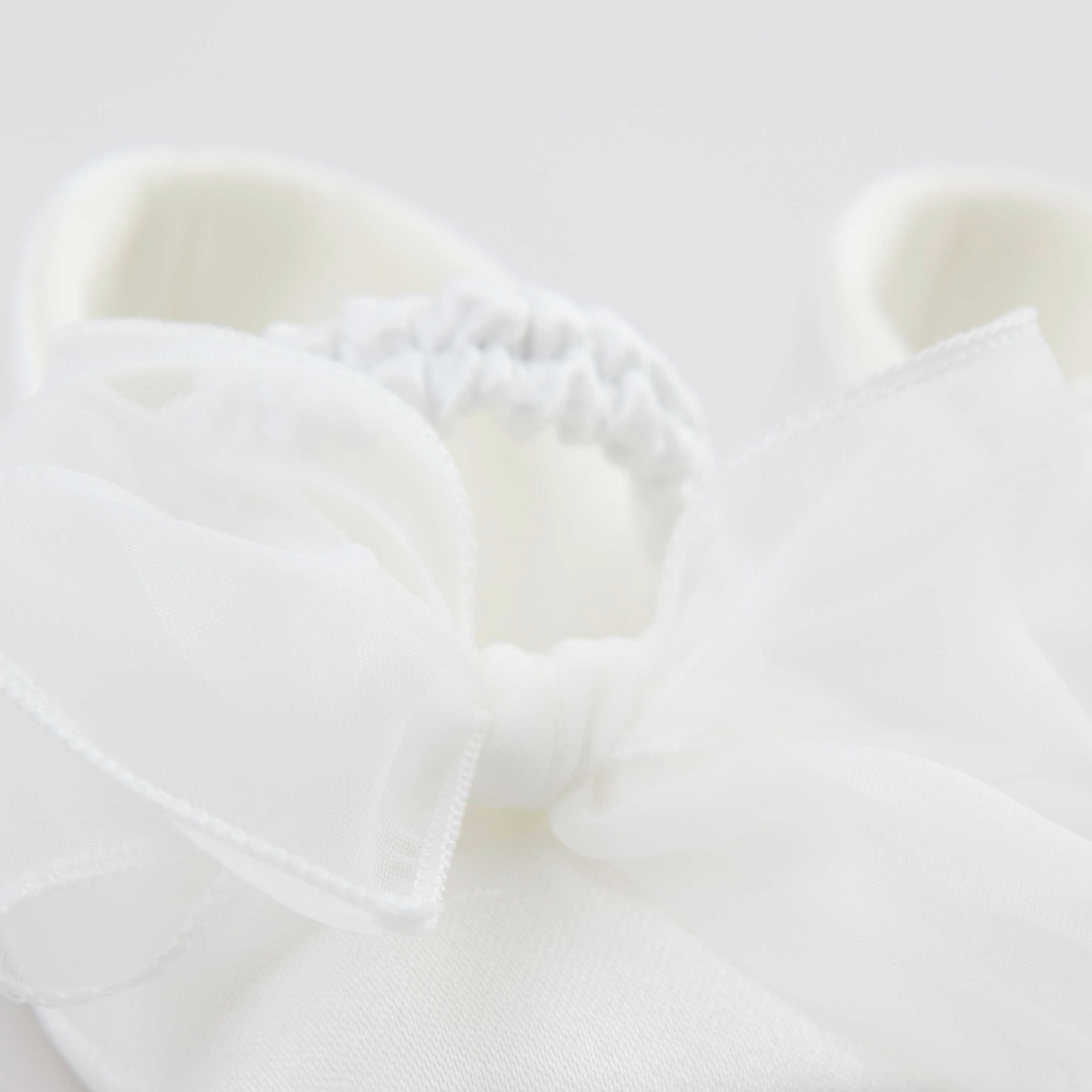 Scarpina Bianca in Raso con Maxi Fiocco Firmata COLORICHIARI