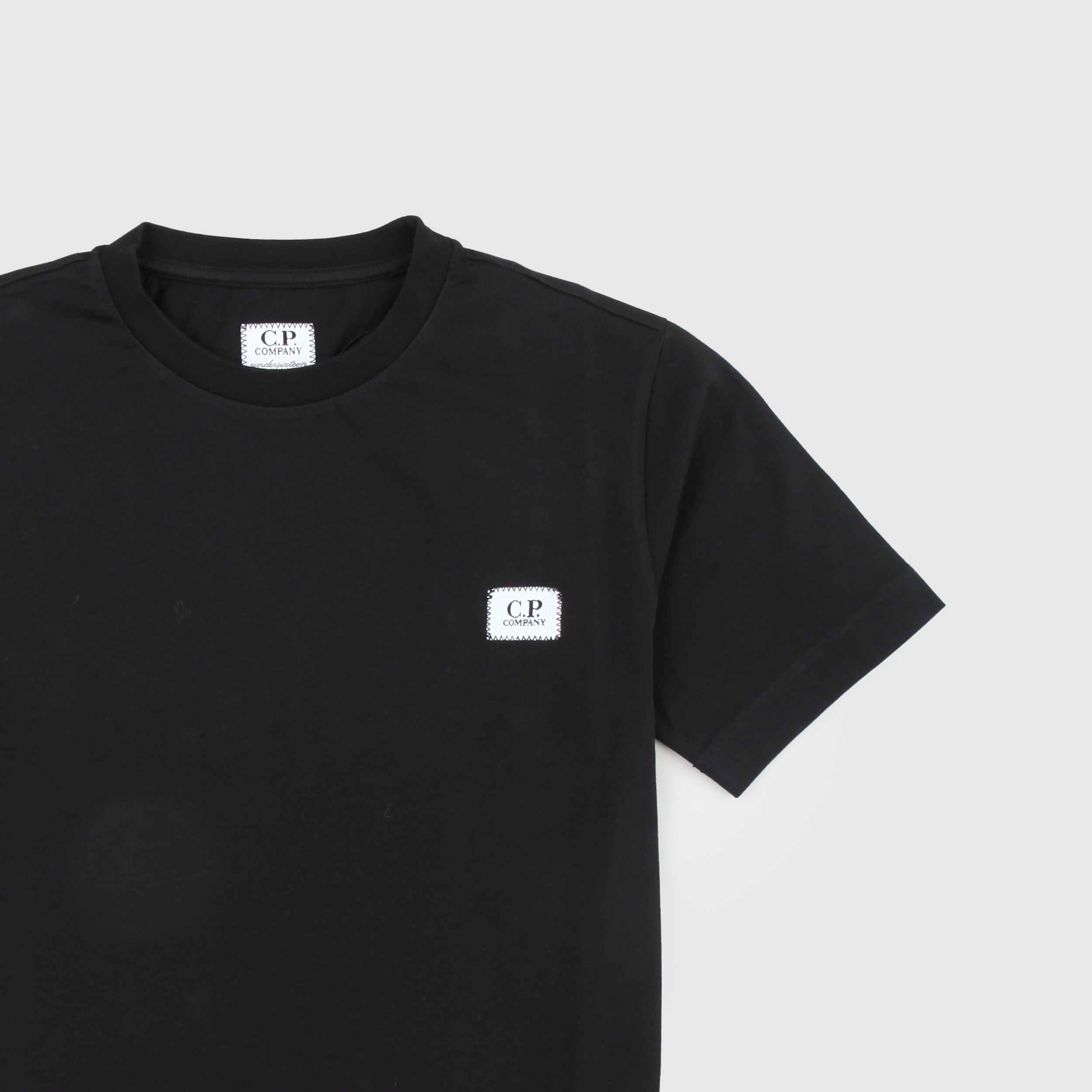 T-shirt Nera con Targhetta Iconica Firmata CP COMPANY