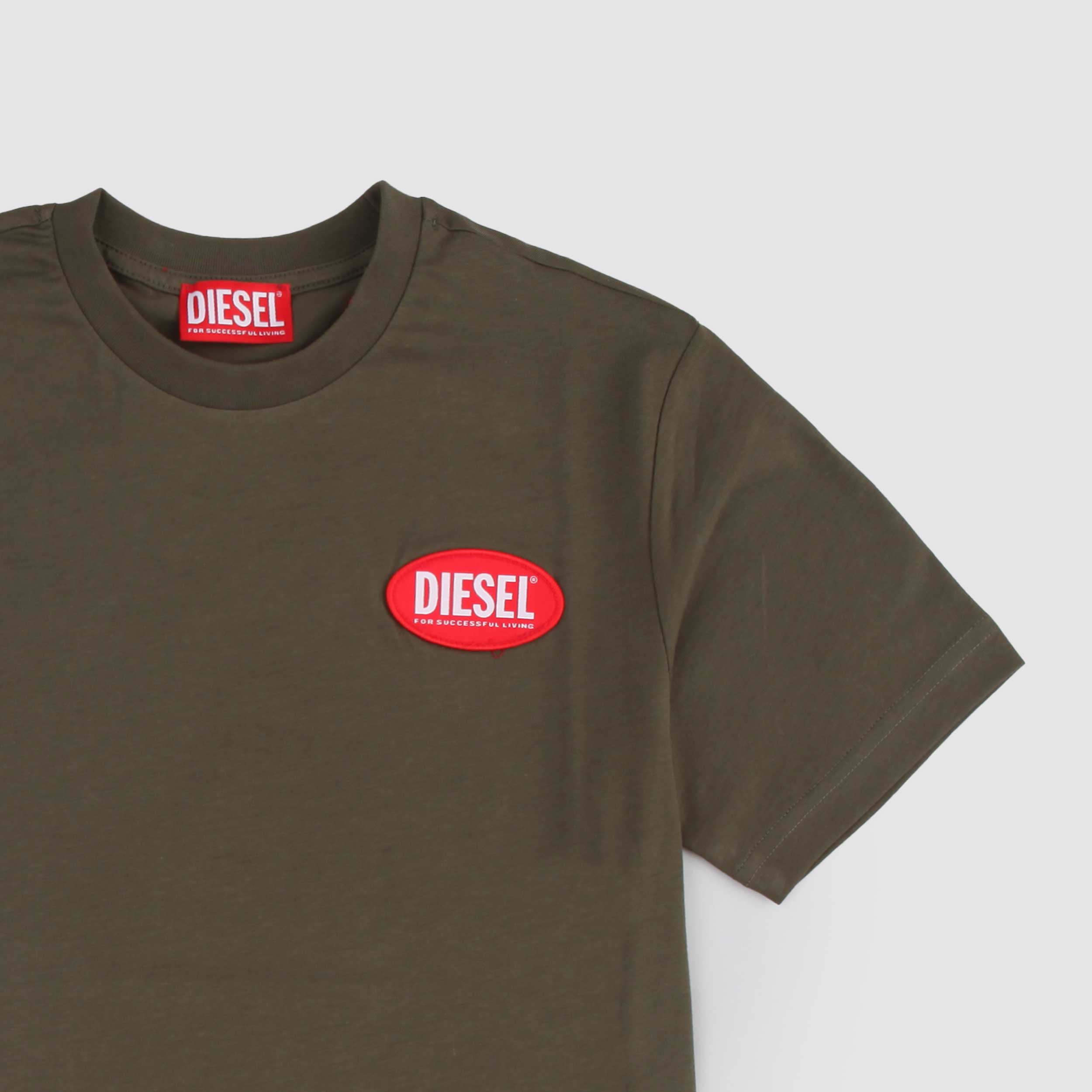 T-shirt Verde con Targhetta Iconica Firmata DIESEL