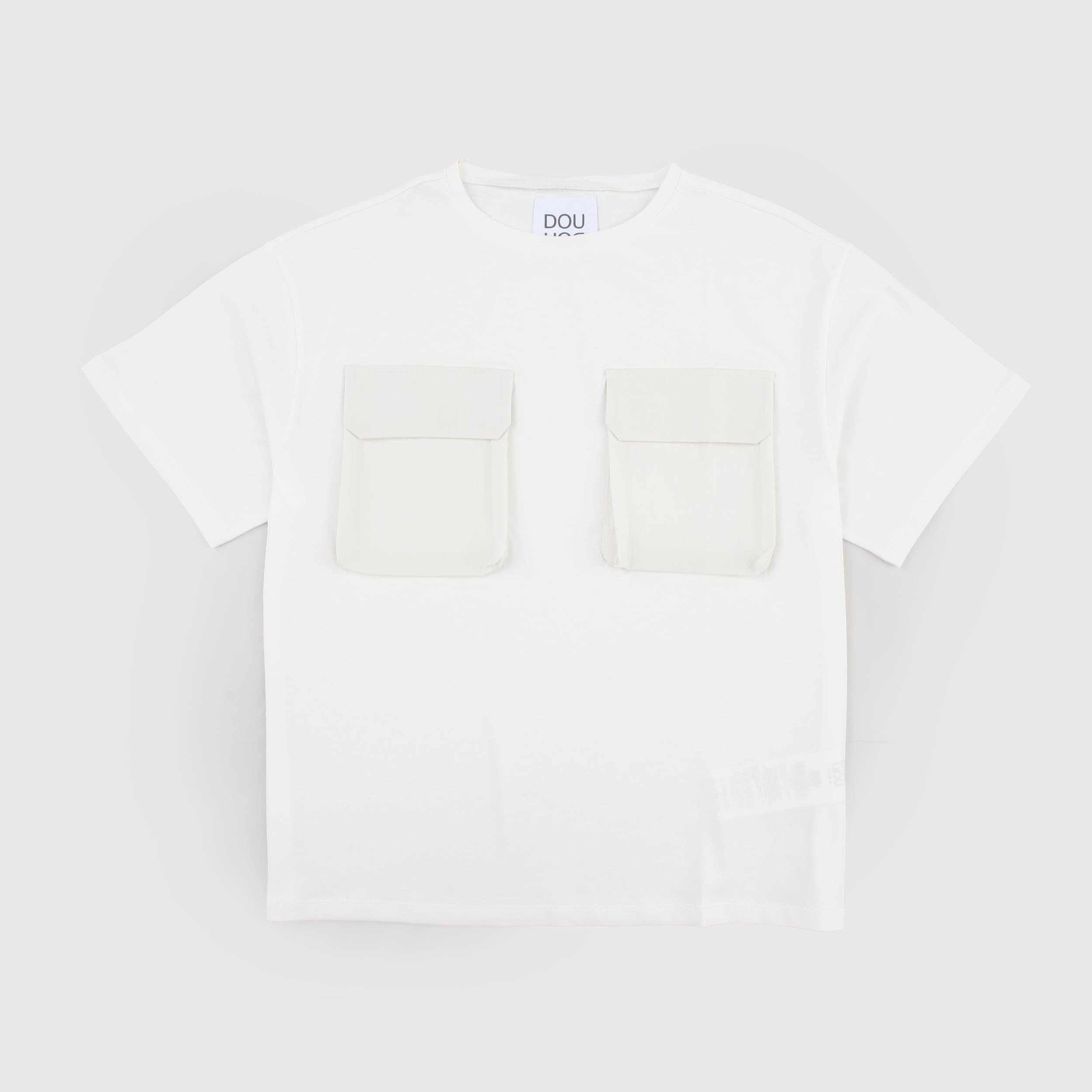 T-shirt Crema Modello Scatoletta Firmata DOUUOD