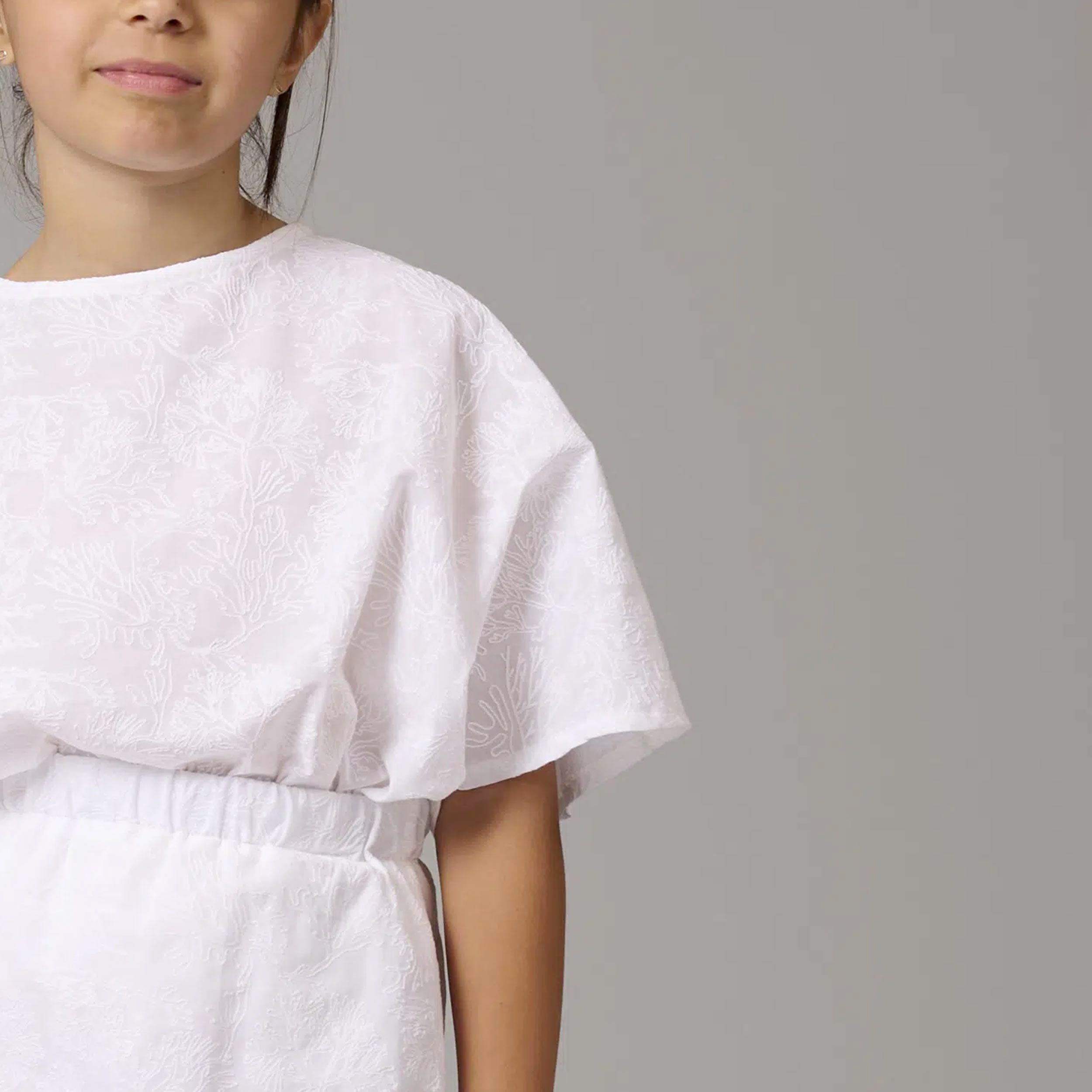 White Damask Fabric T-shirt by DOUUOD