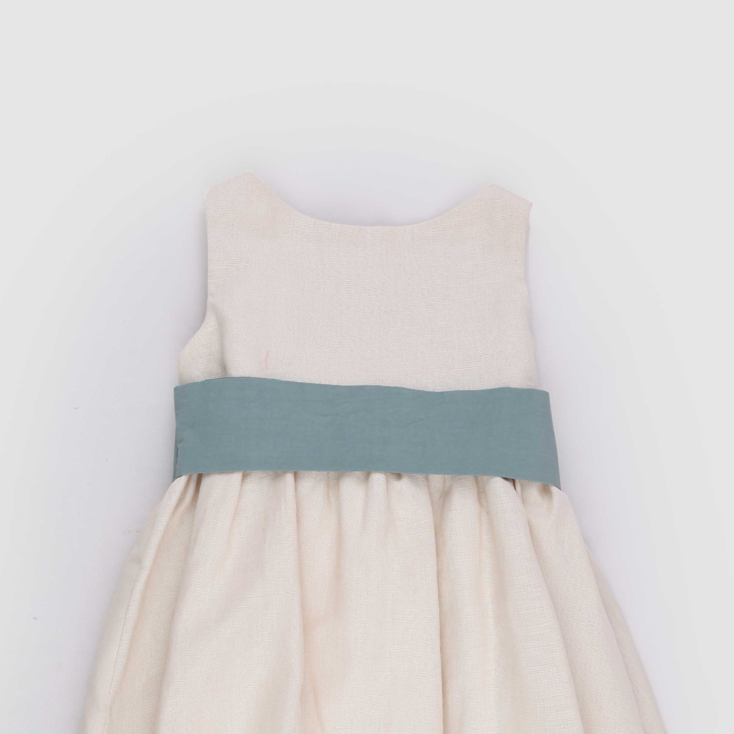Abito Beige con Cinta in Contrasto Firmata EMMA G STYLE