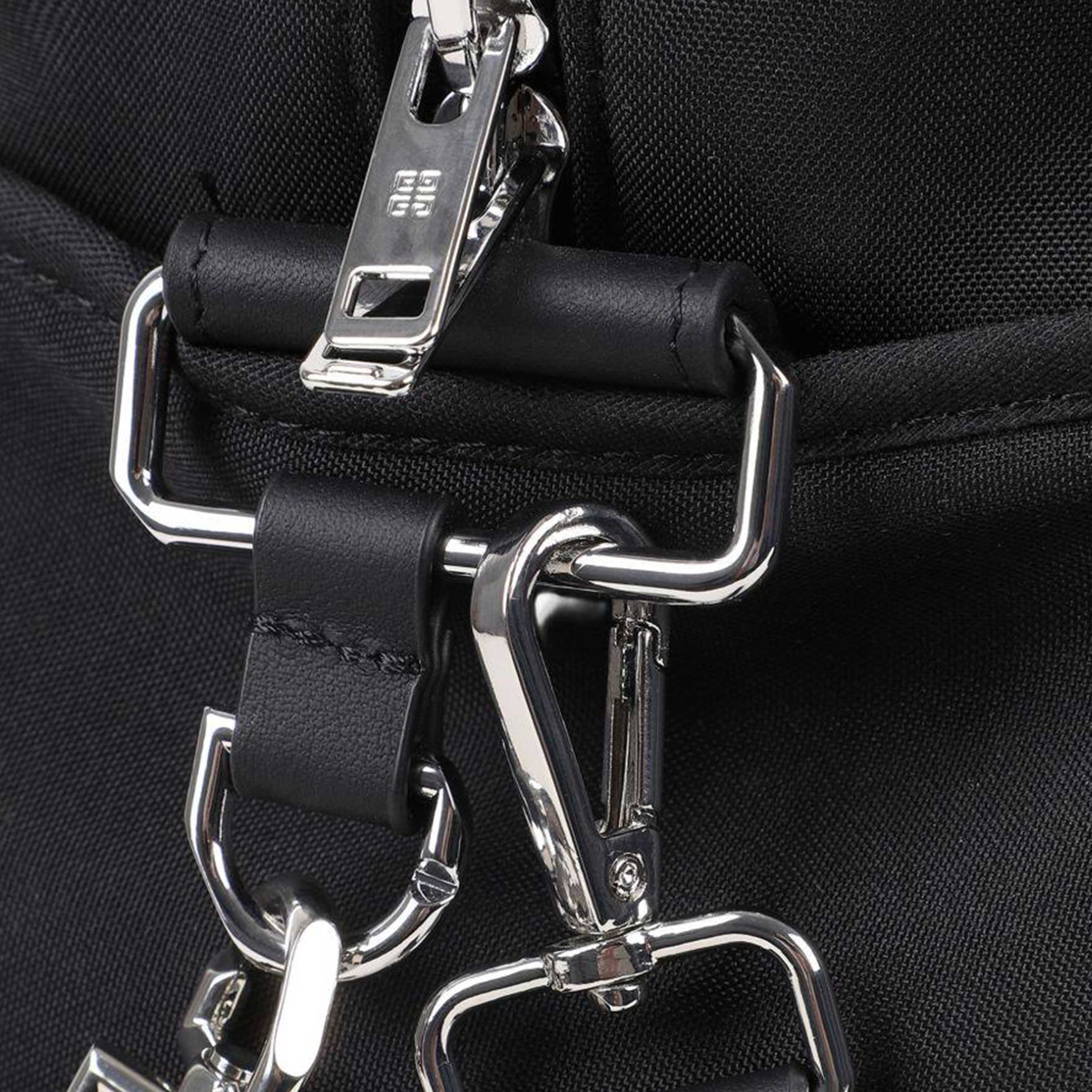 Borsa Fasciatoio Nera con Mini Logo Firmata GIVENCHY