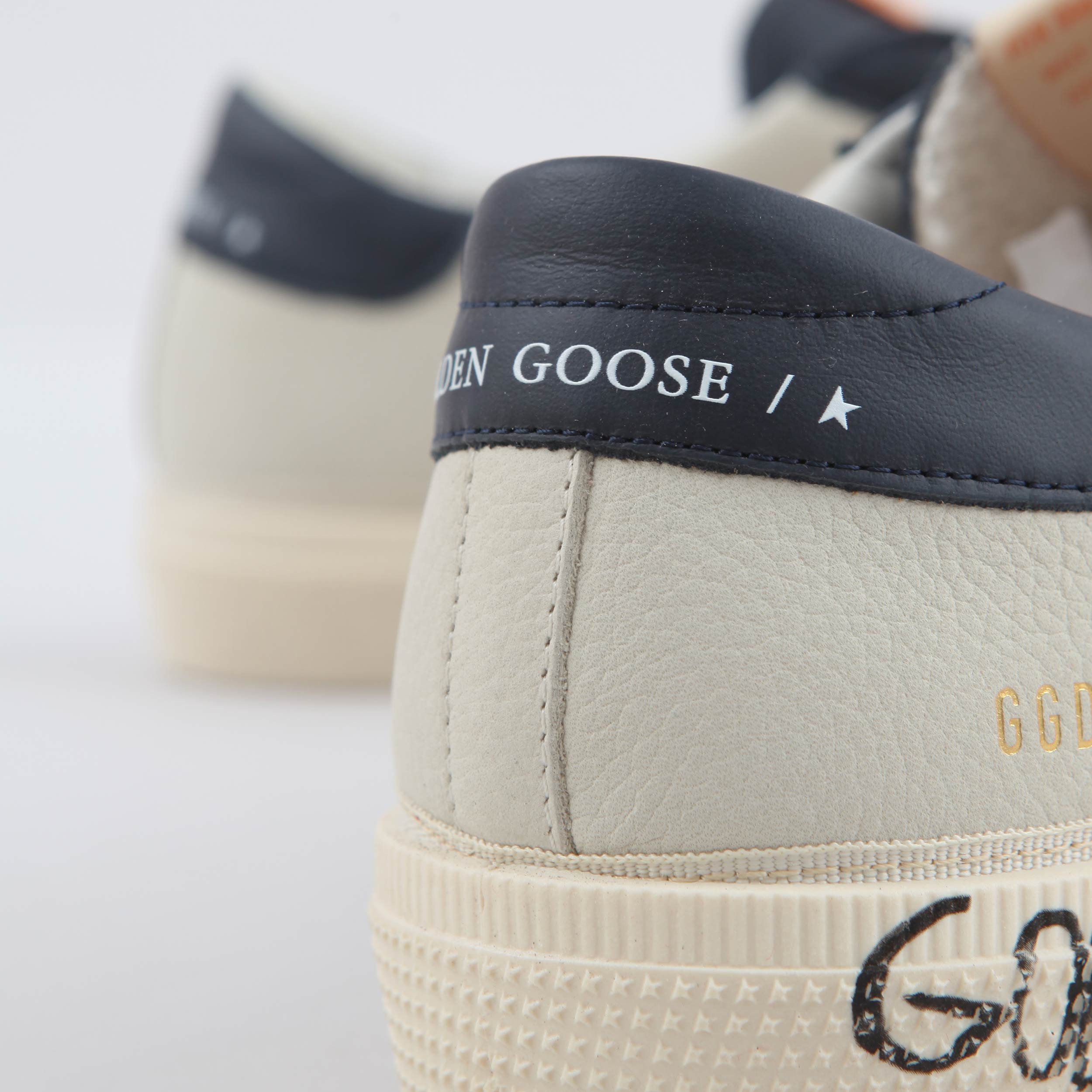 Sneakers Modello May Beige e Blu Firmate GOLDEN GOOSE