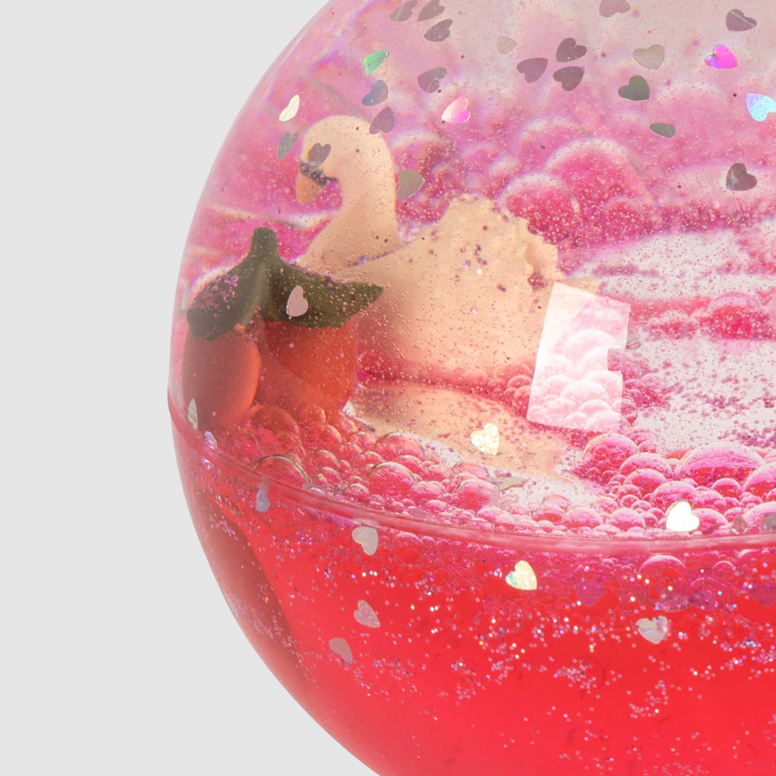 Palla In Plastica Con Acqua E Glitter Firmata KONGES SLOJD