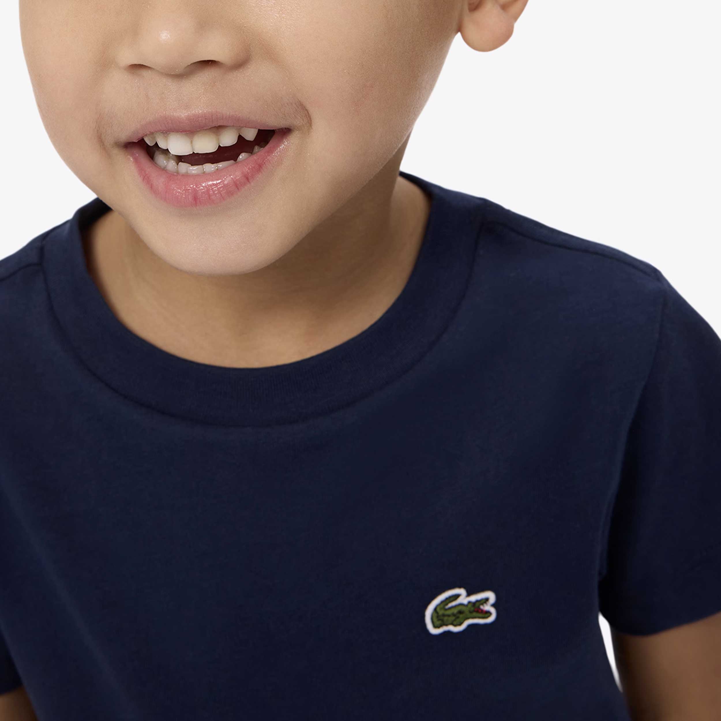 T-shirt Blu con Iconico Coccodrillo Firmata LACOSTE